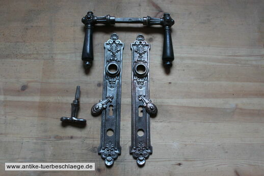 Antike Türklinke  Gründerzeit mit schlichtem Lilienmuster #2