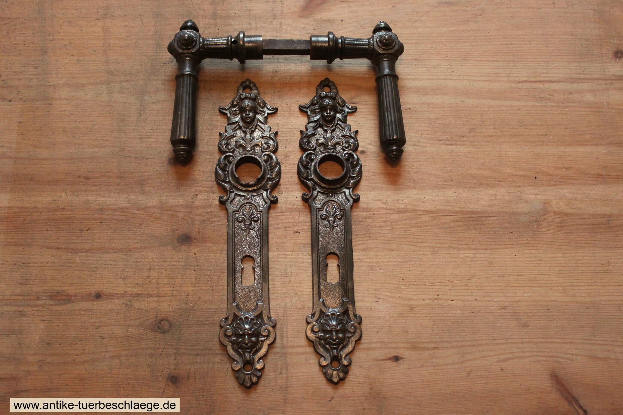 Antike Türklinke  Gründerzeit mit Putte / Teufel 3 – Ansicht 1