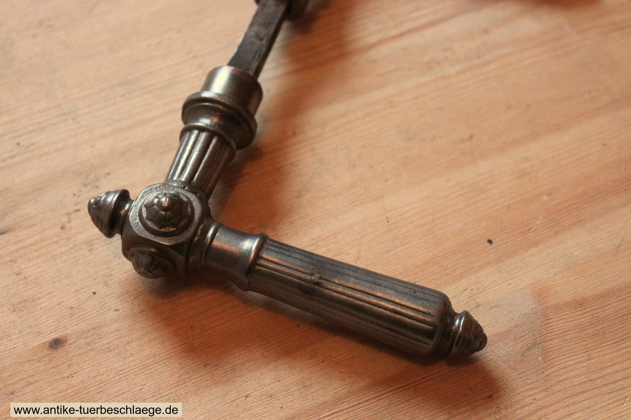 Antike Türklinke  Gründerzeit mit Putte / Teufel 4 – Ansicht 5