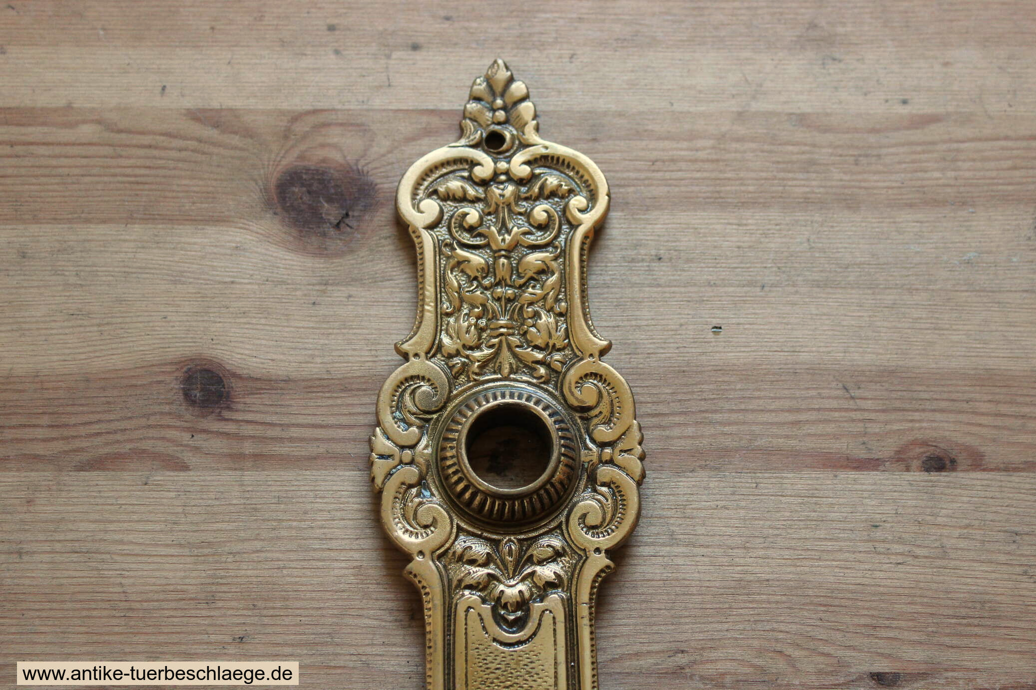 Seltene Gründerzeitgarnitur mit 72mm Lochabstand  ca. 1890 #1 – Ansicht 2