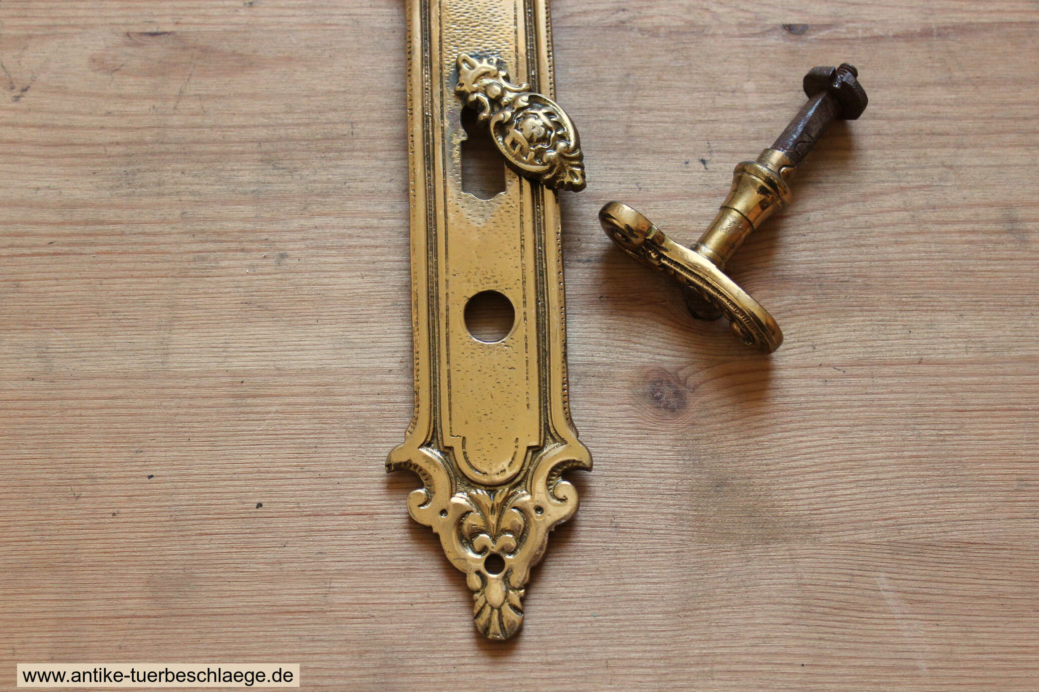 Seltene Gründerzeitgarnitur mit 72mm Lochabstand  ca. 1890 #1 – Ansicht 3