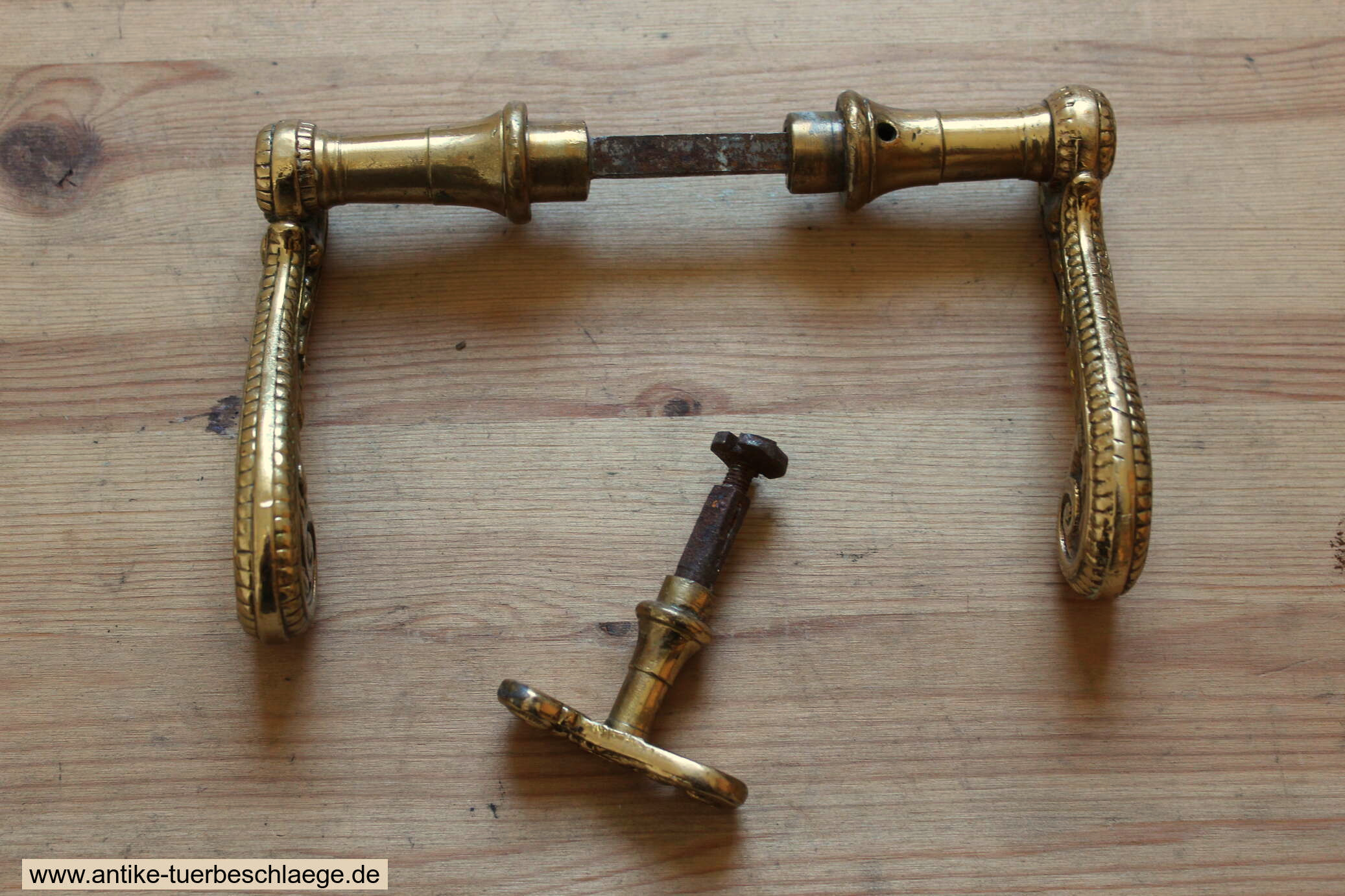 Seltene Gründerzeitgarnitur mit 72mm Lochabstand  ca. 1890 #2 – Ansicht 4