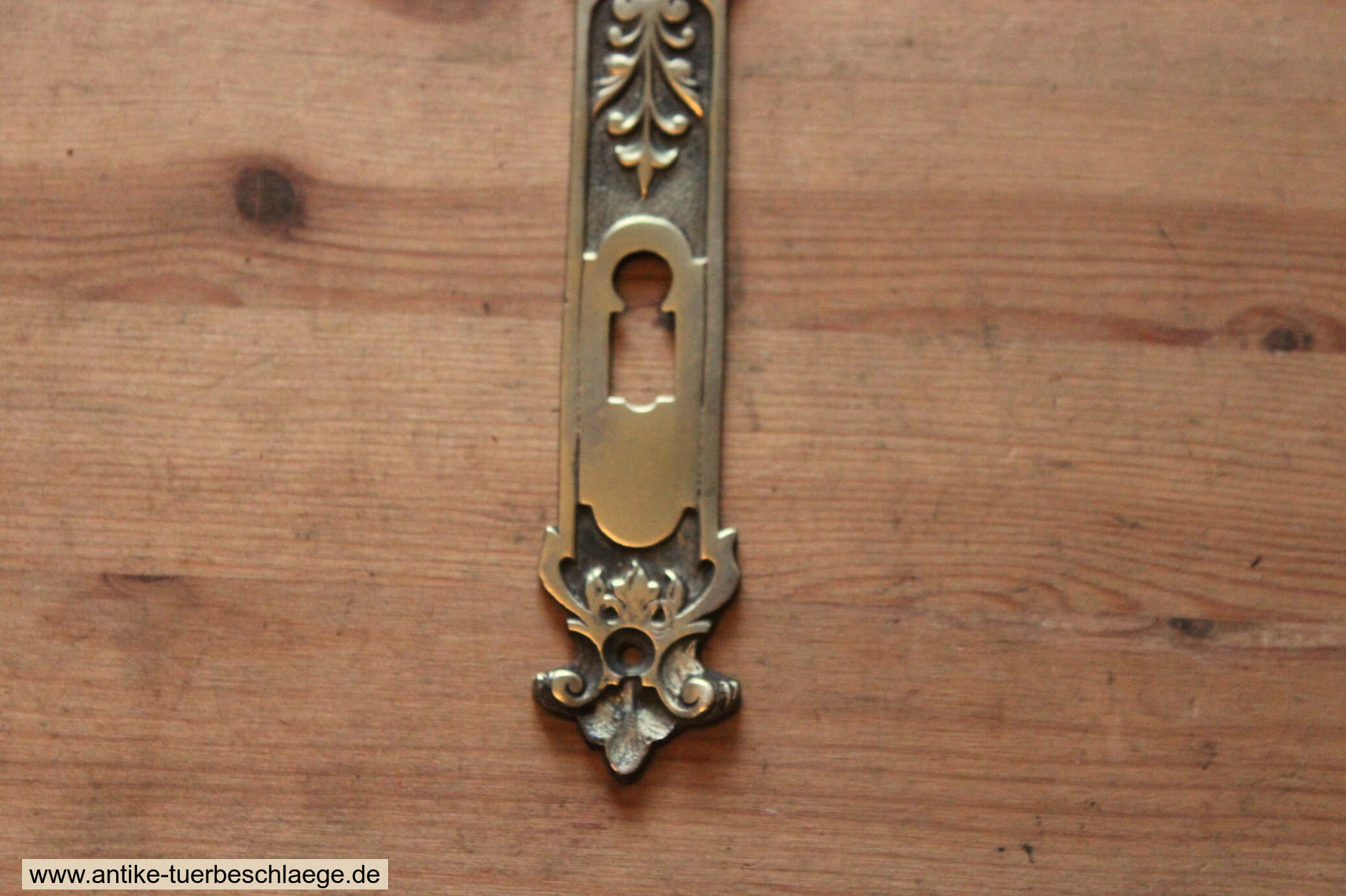 Türdrücker Gründerzeit vernickelt 72mm – Ansicht 3