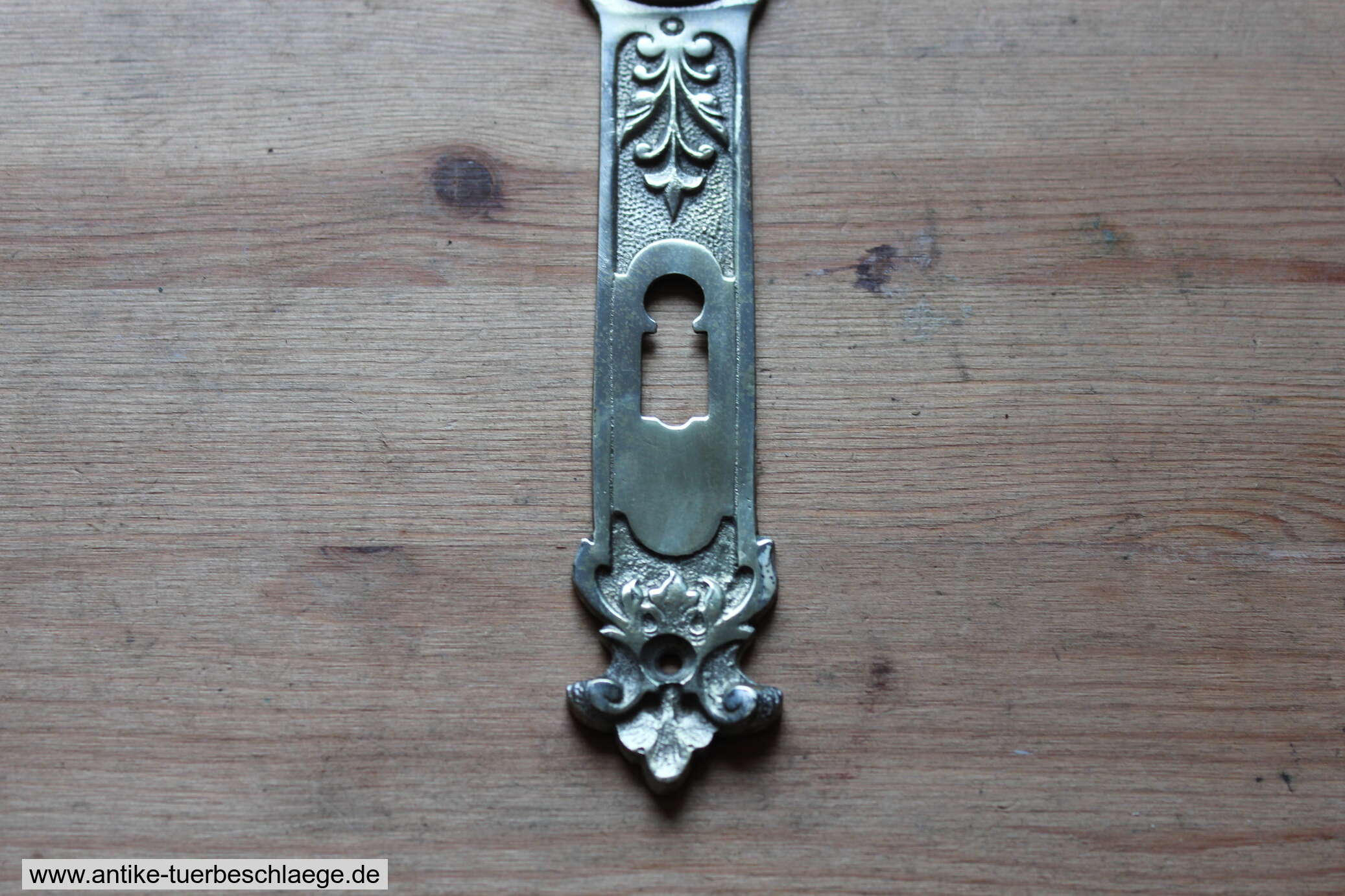 Türdrücker Gründerzeit vernickelt 72mm – Ansicht 3