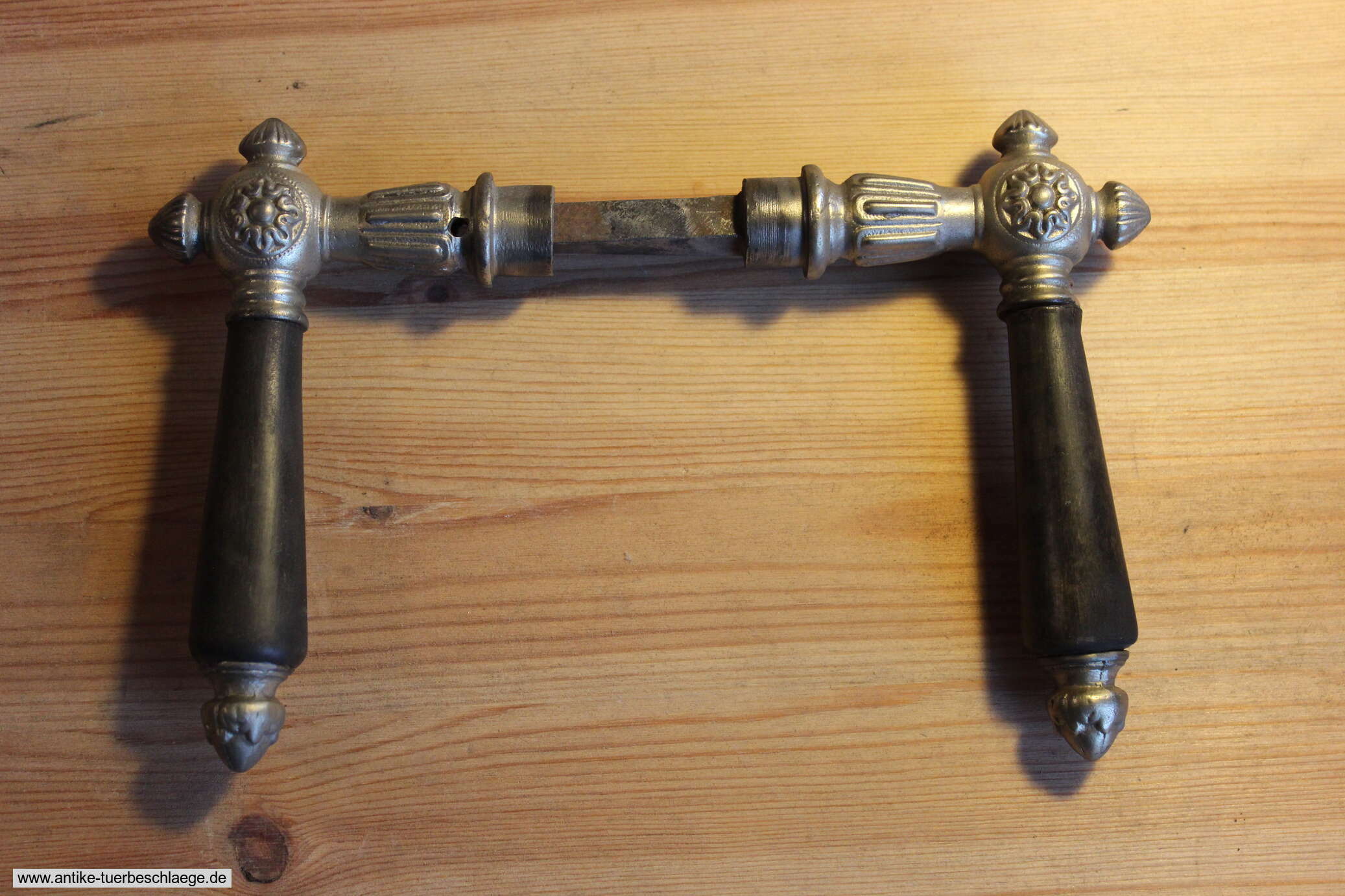 antike Drückergarnitur Engel / Teufel (Gründerzeit um 1890) – Ansicht 4