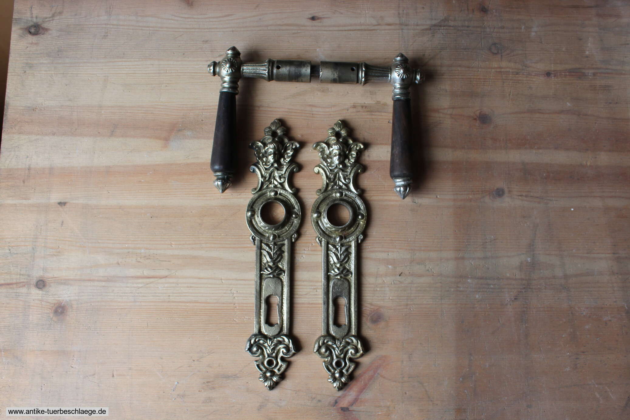 antike Drückergarnitur Engel / Teufel Messing – Ansicht 1