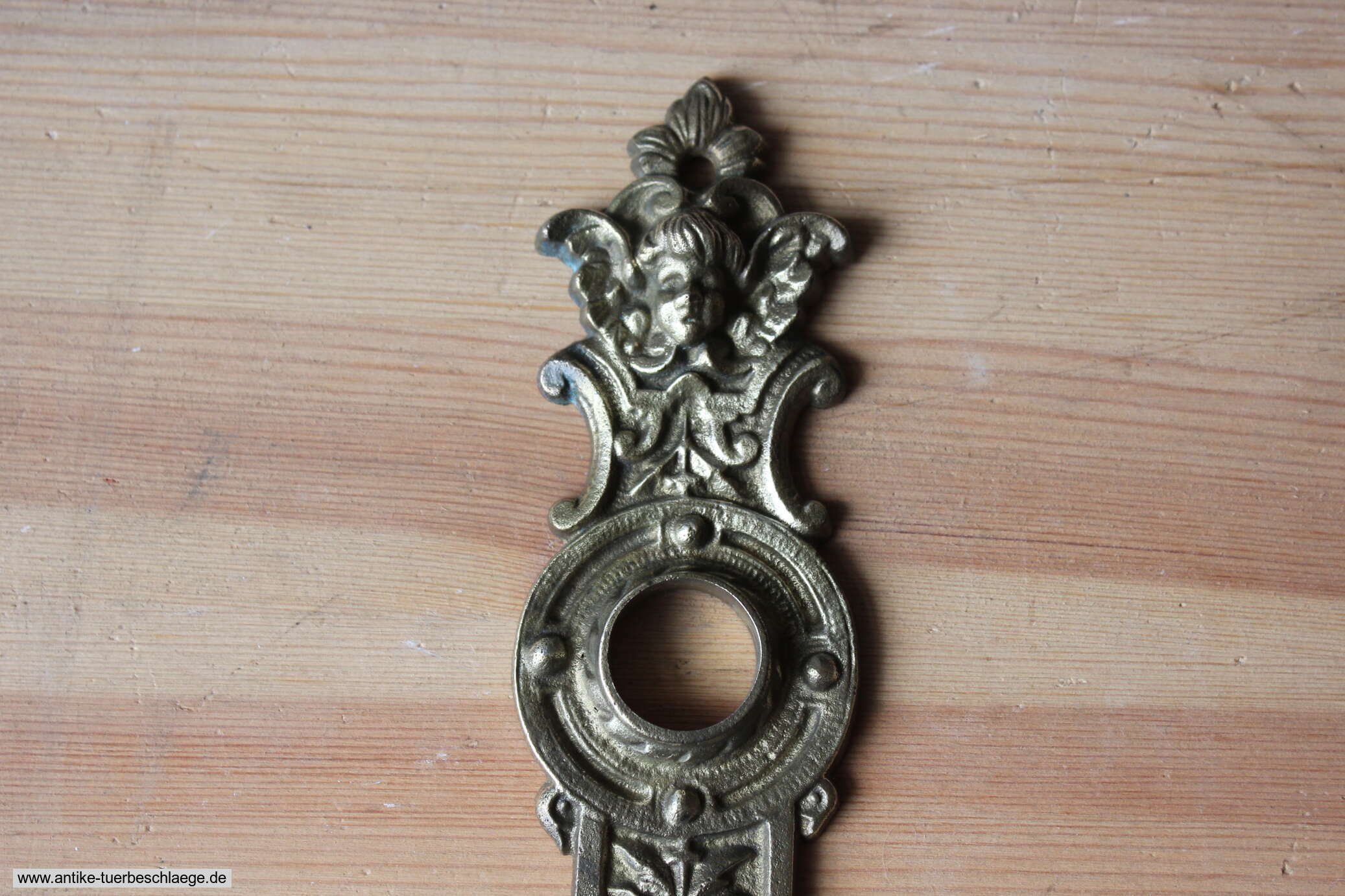 antike Drückergarnitur Engel / Teufel Messing – Ansicht 2