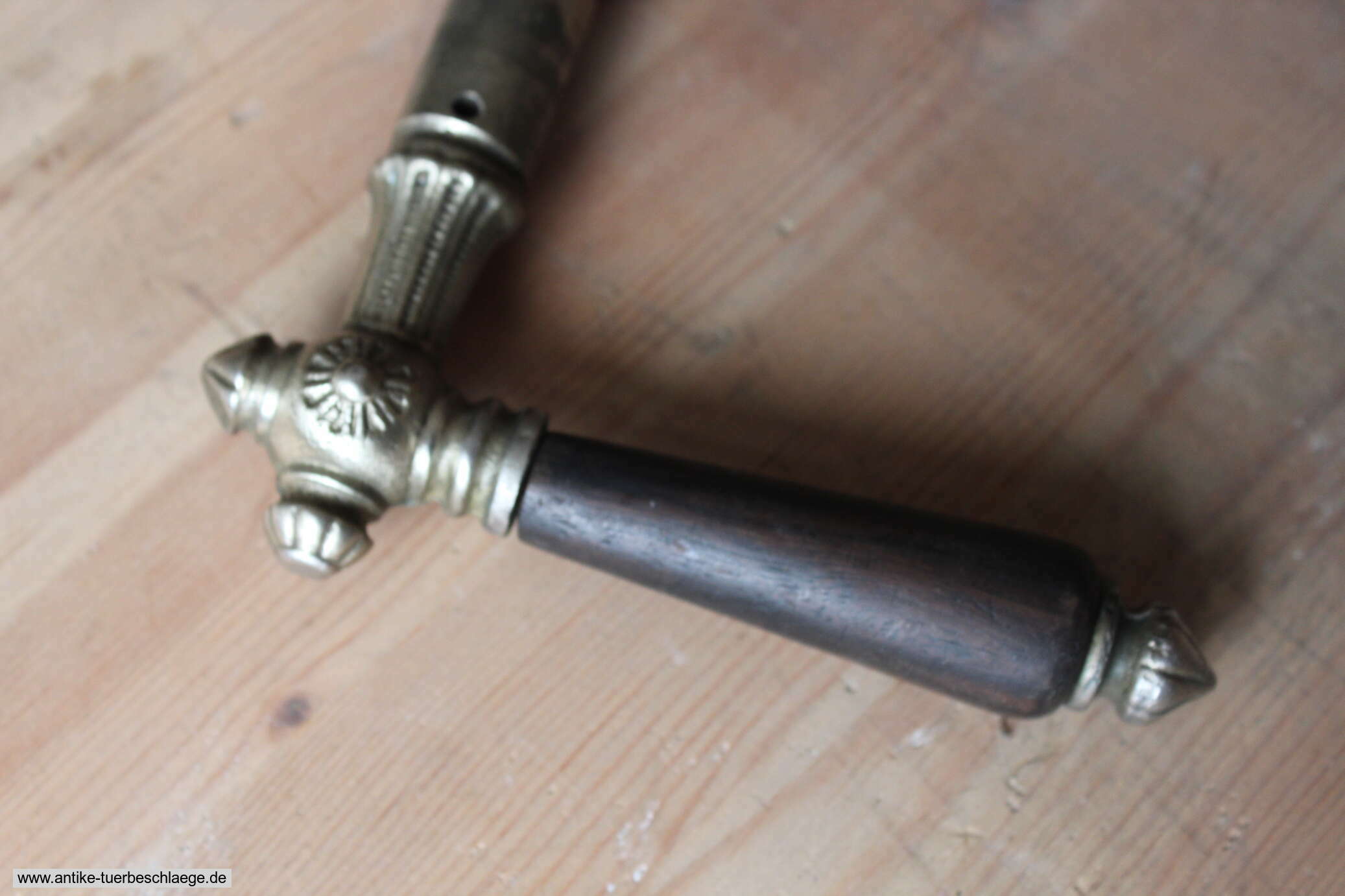 antike Drückergarnitur Engel / Teufel Messing – Ansicht 5