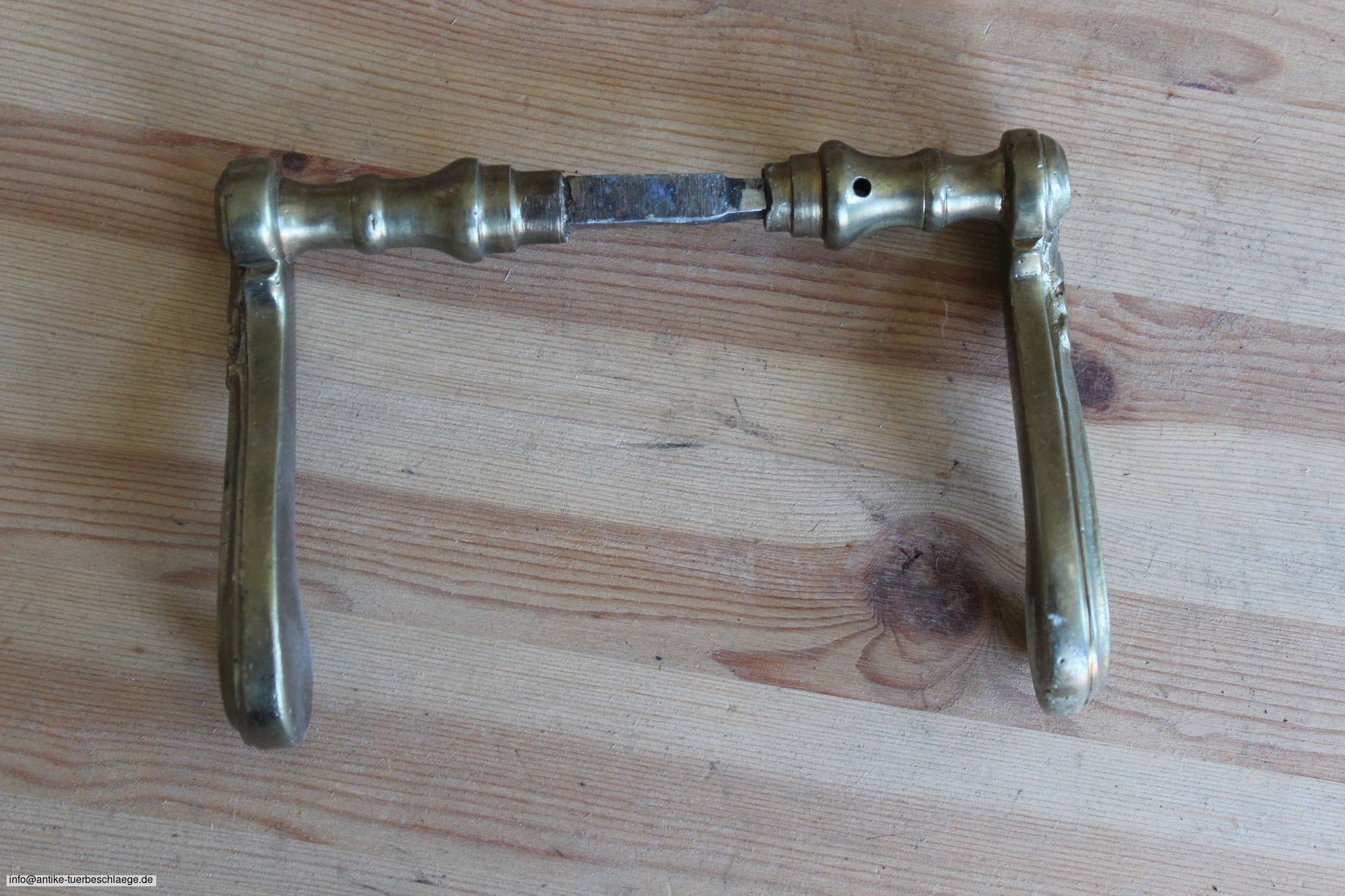 Historischer Türbeschlag, antike Türklinke aus der Gründerzeit um 1870 – Ansicht 4