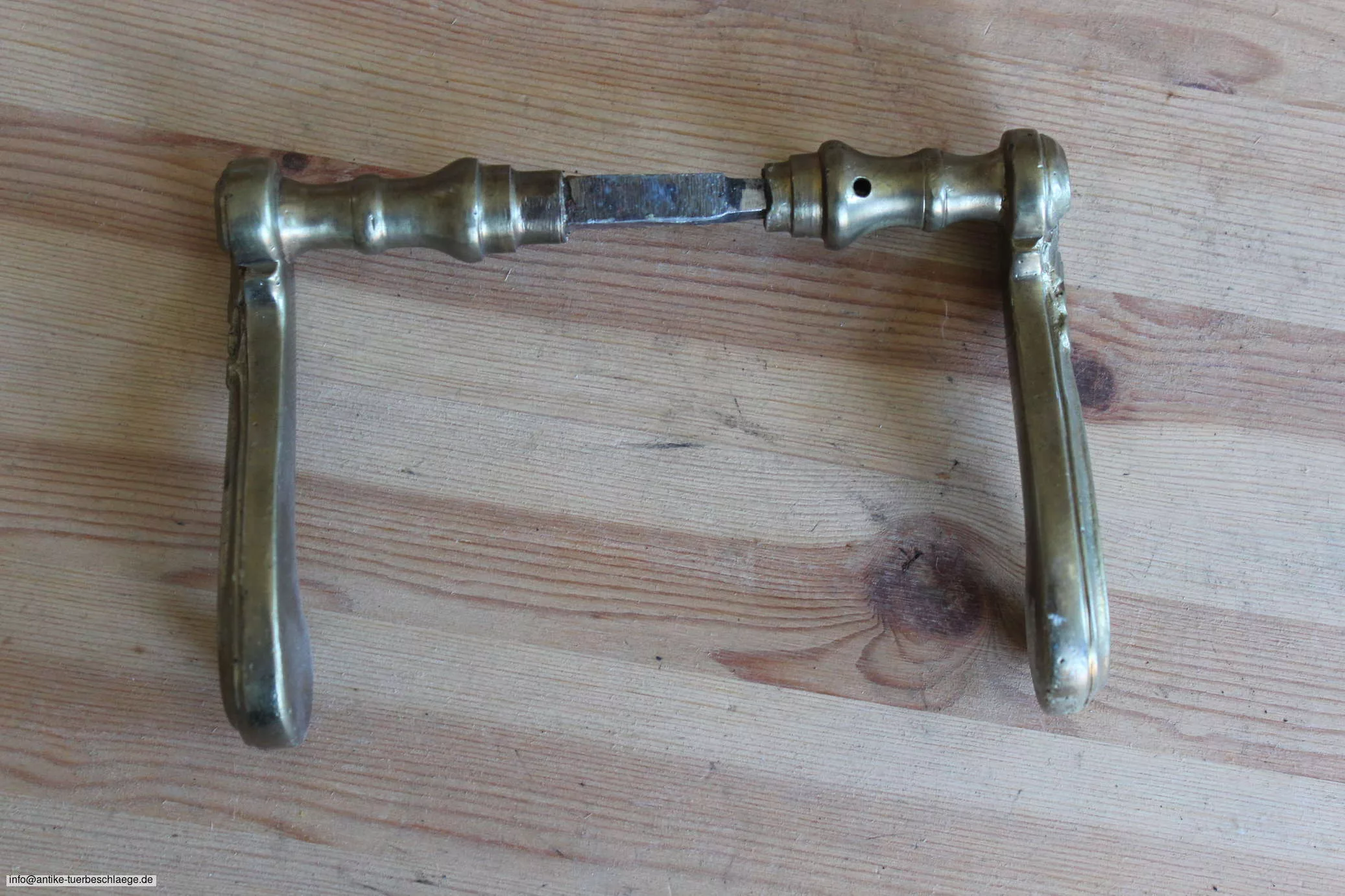 Historischer Türbeschlag, antike Türklinke aus der Gründerzeit um 1870 – Ansicht 4