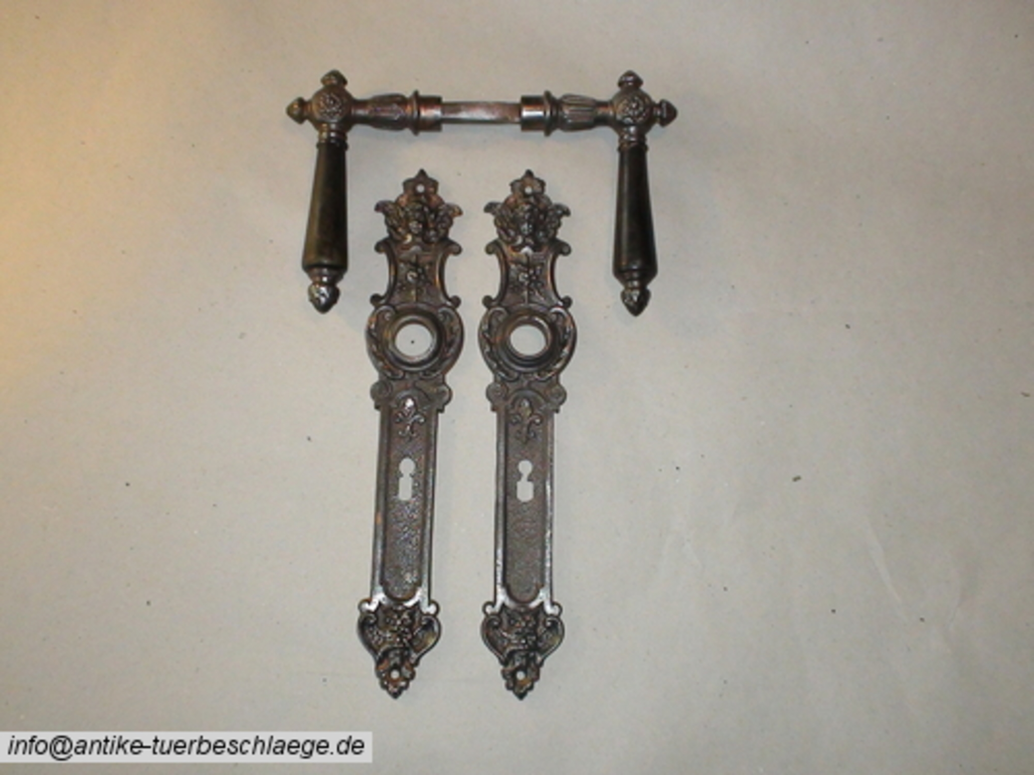 Alter Türbeschlag Gründerzeit – Ansicht 1