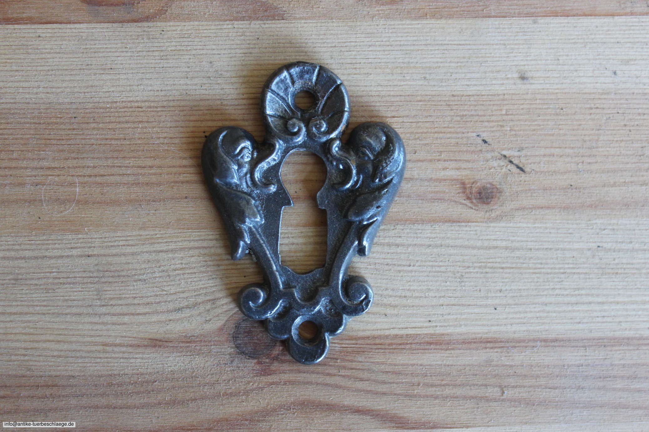 Historischer Türbeschlag, antike Türklinke aus der Gründerzeit um 1890 – Ansicht 3