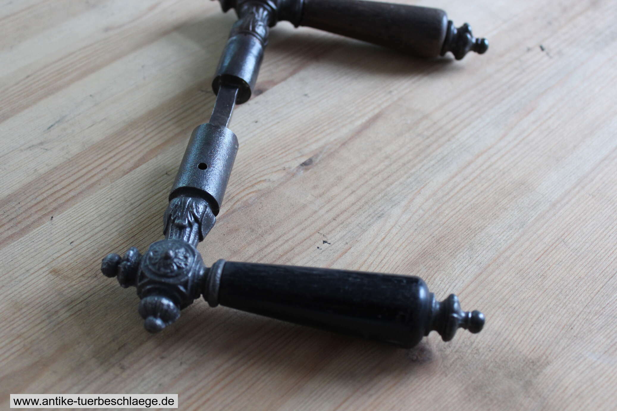 Antike Türdrückergarnitur (Gründerzeit um 1890) 72mm – Ansicht 5