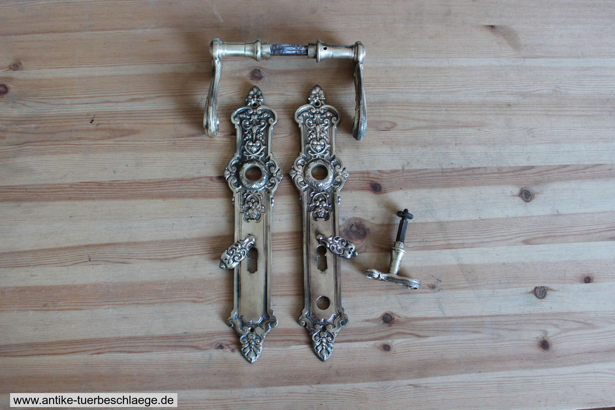 Antike Messing Türklinke / Drückergarnitur ca. 1890 produziert. – Ansicht 1