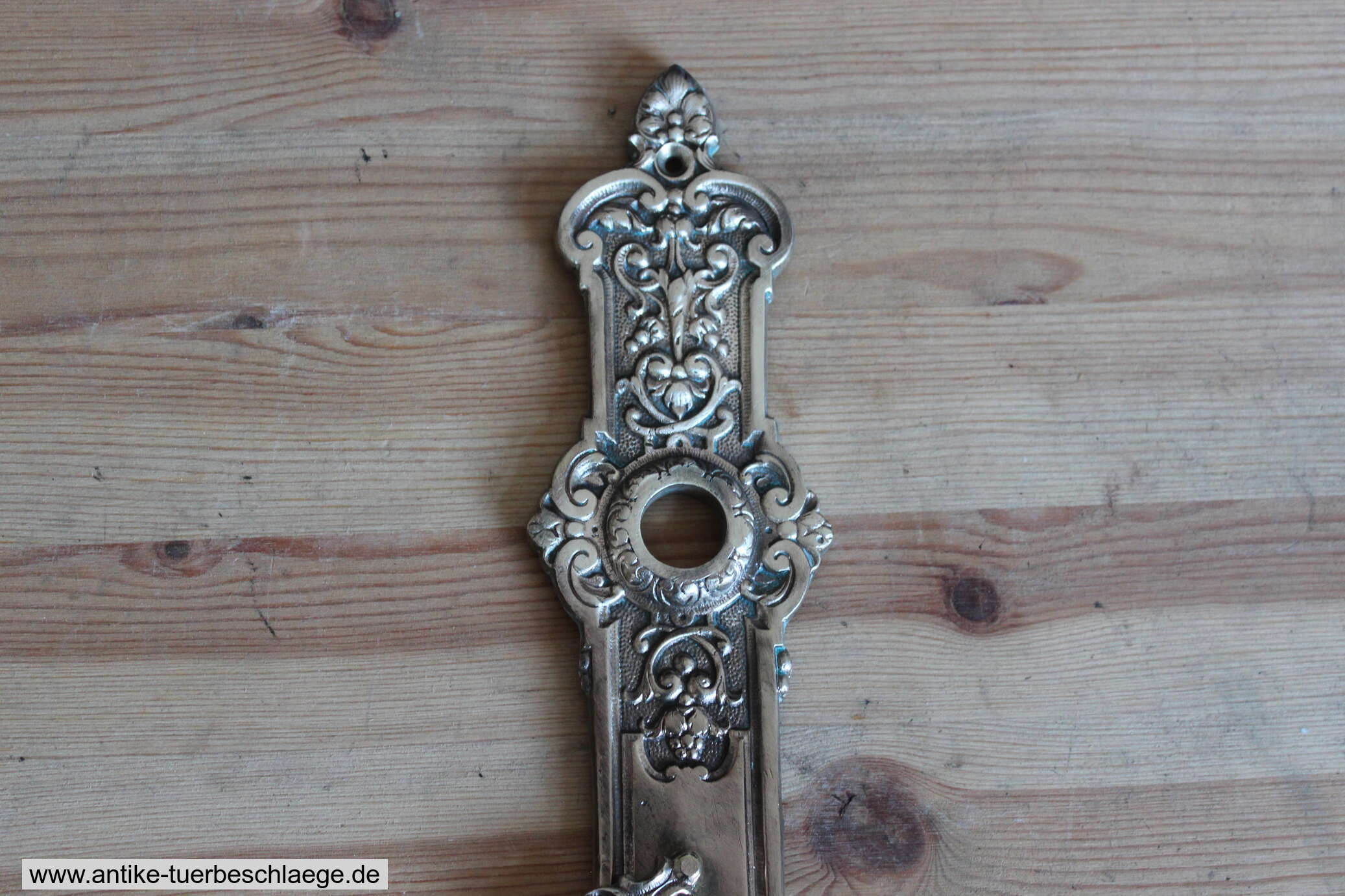 Antike Messing Türklinke / Drückergarnitur ca. 1890 produziert. – Ansicht 2