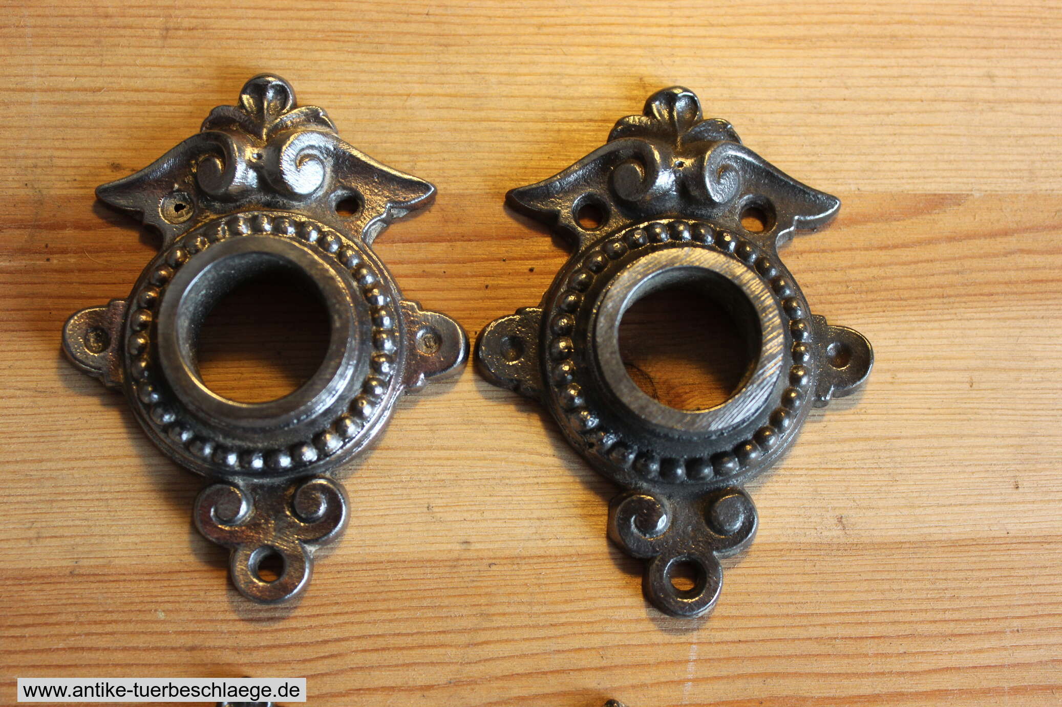 Antike Drückergarnitur Gründerzeit ca. 1890 – Ansicht 2