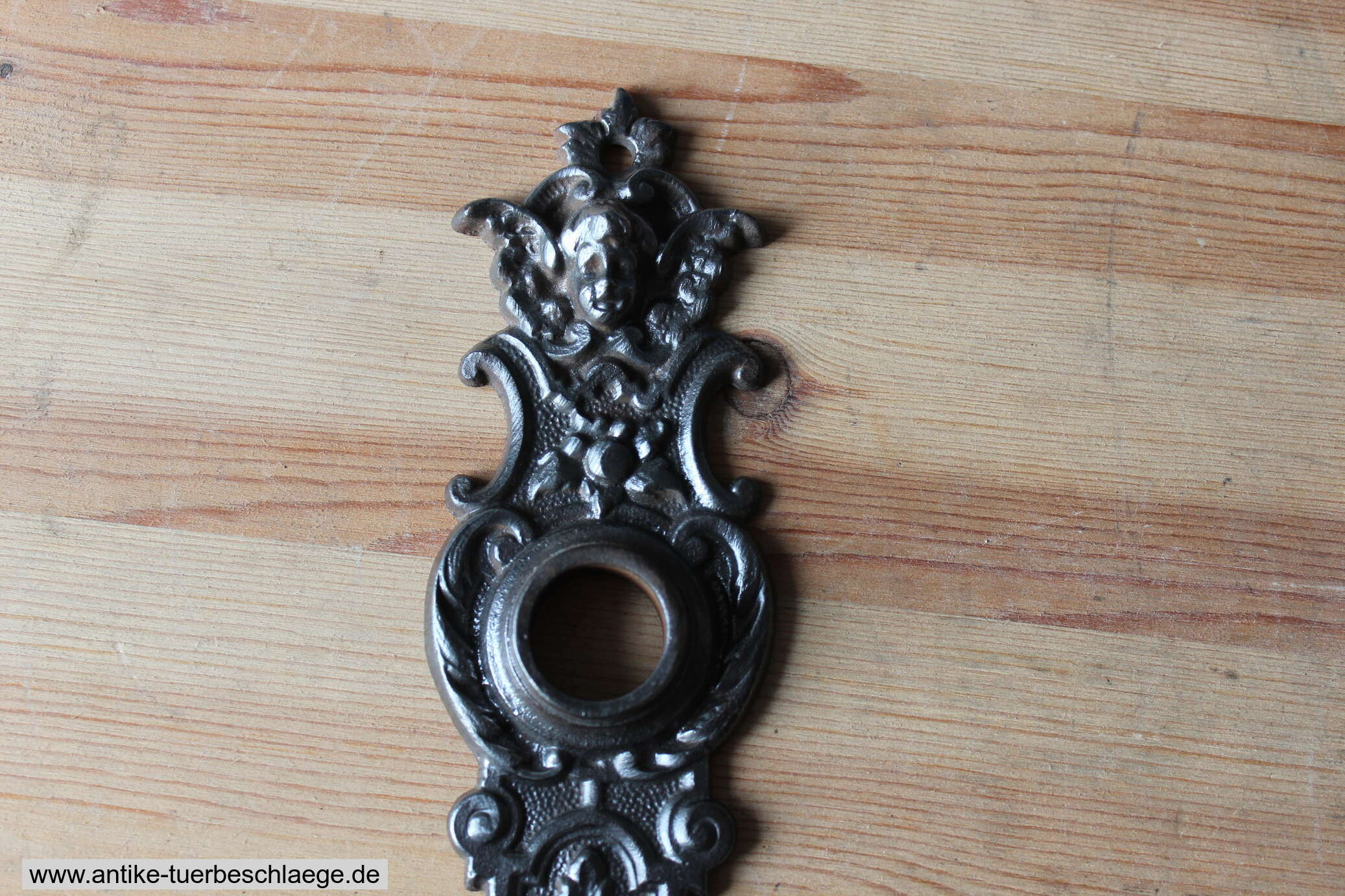 Antike Türdrückergarnitur Himmel&Hölle (Engels- und Teufekskopf) #1 – Ansicht 2