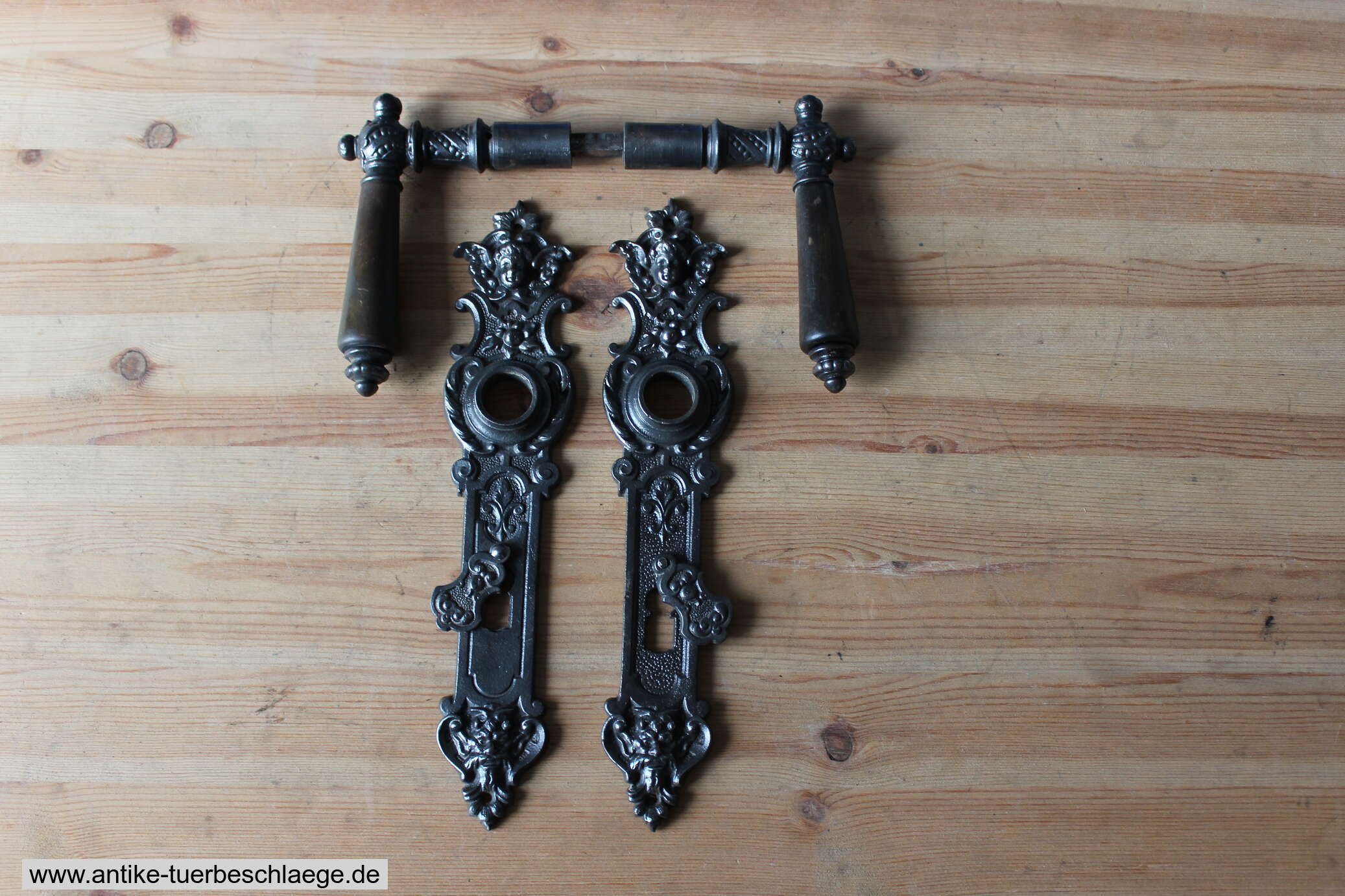 Antike Türdrückergarnitur Himmel&Hölle (Engels- und Teufekskopf) #2 – Ansicht 1