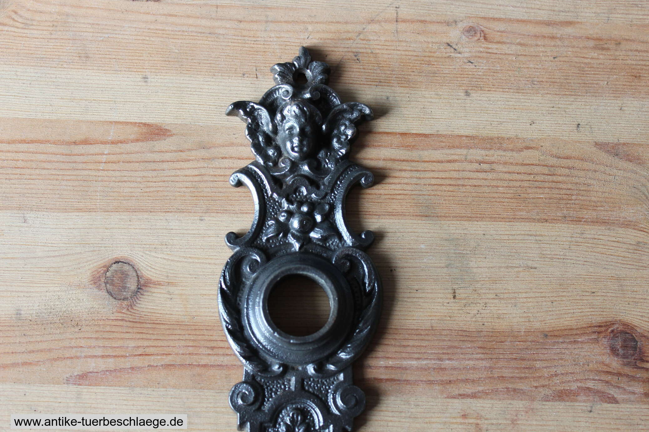 Antike Türdrückergarnitur Himmel&Hölle (Engels- und Teufekskopf) #2 – Ansicht 2