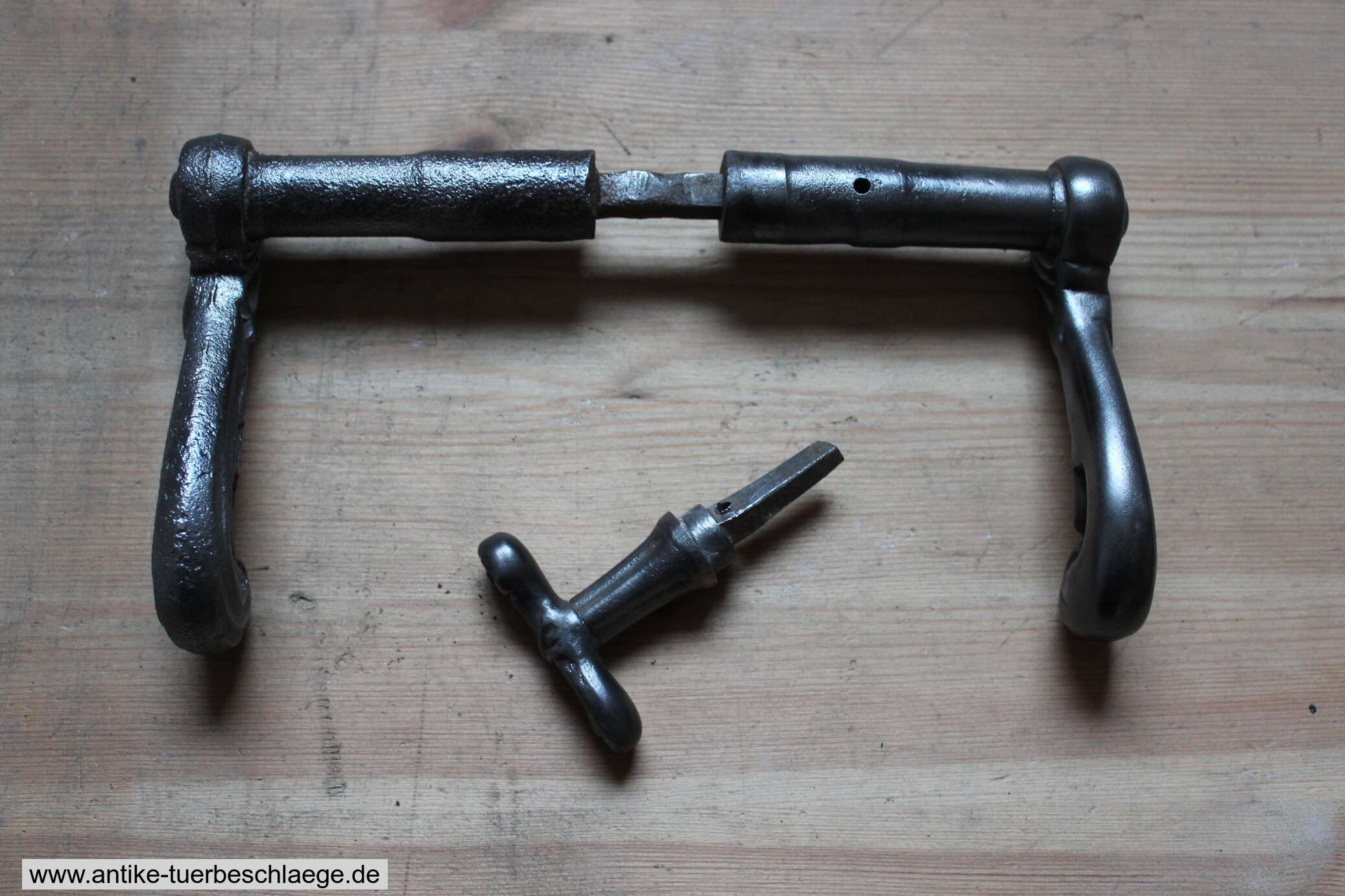 Antike Türklinke  Gründerzeit mit schlichtem Lilienmuster – Ansicht 4