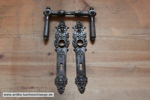 Antike Türklinke  Gründerzeit mit Putte / Teufel 1