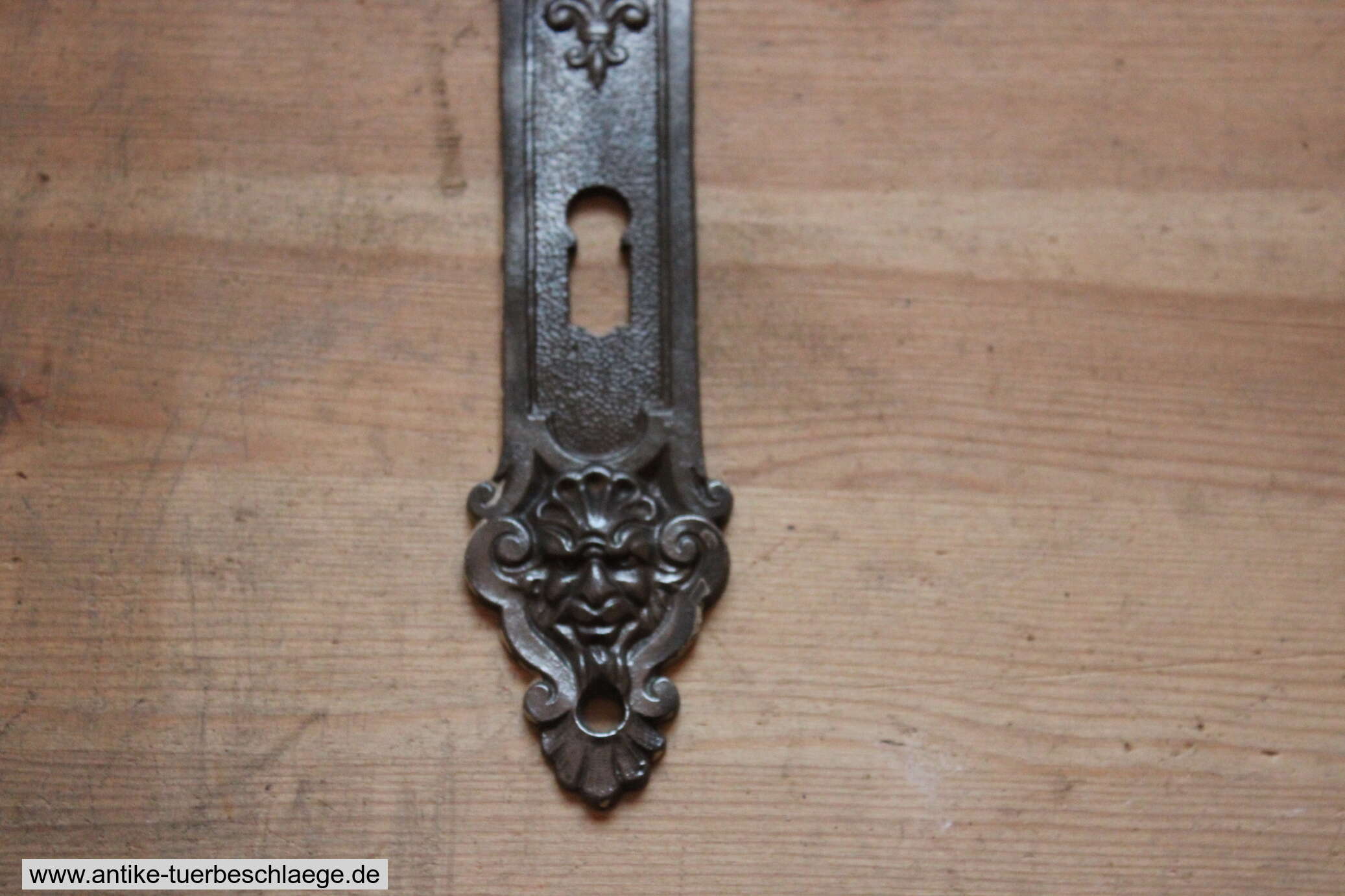 Antike Türklinke  Gründerzeit mit Putte / Teufel 1 – Ansicht 3