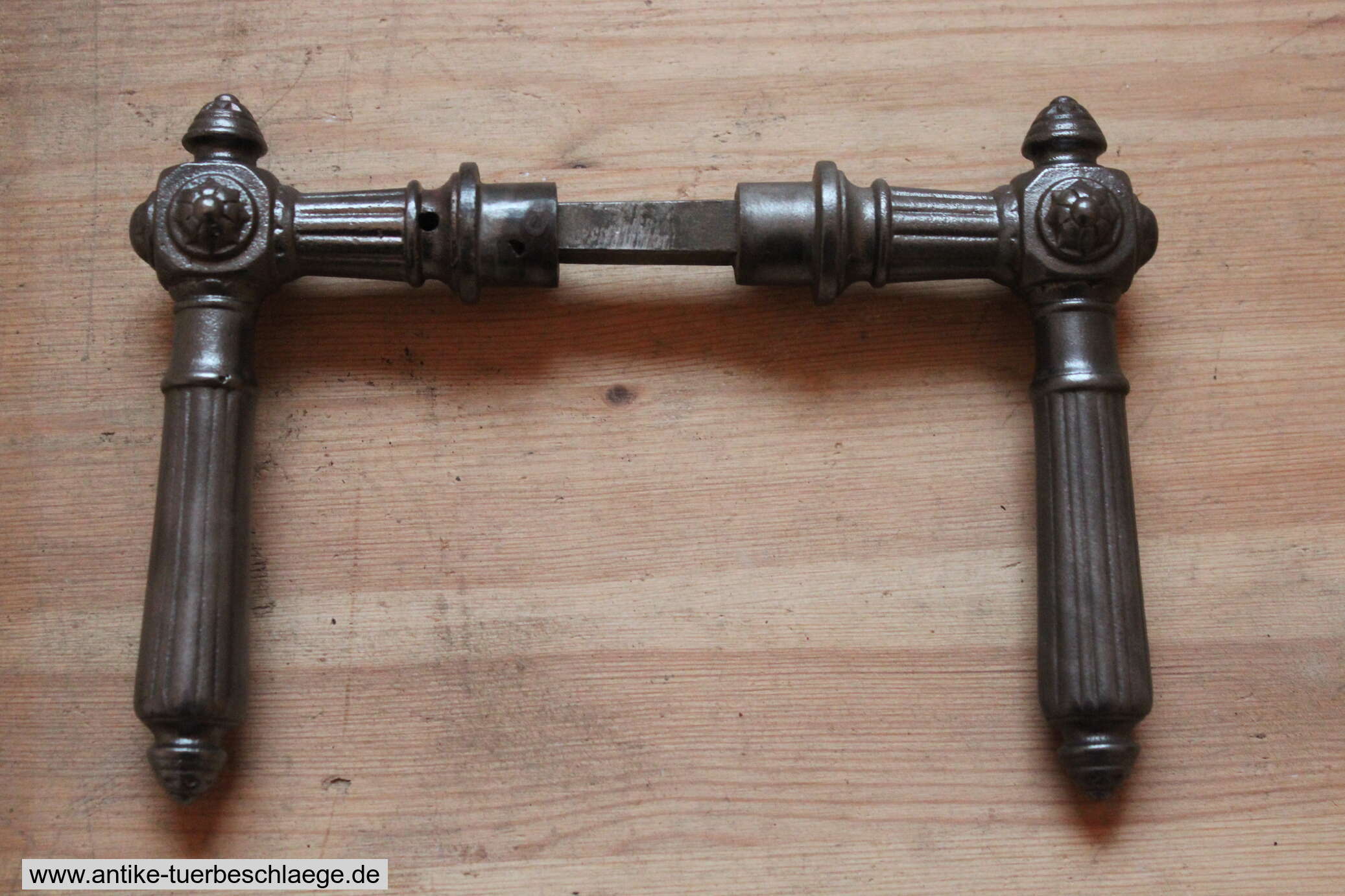 Antike Türklinke  Gründerzeit mit Putte / Teufel 1 – Ansicht 4