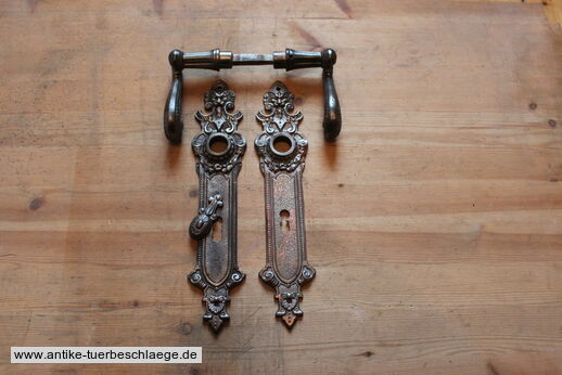 Antike Türklinke  Gründerzeit mit Löwenkopfmuster