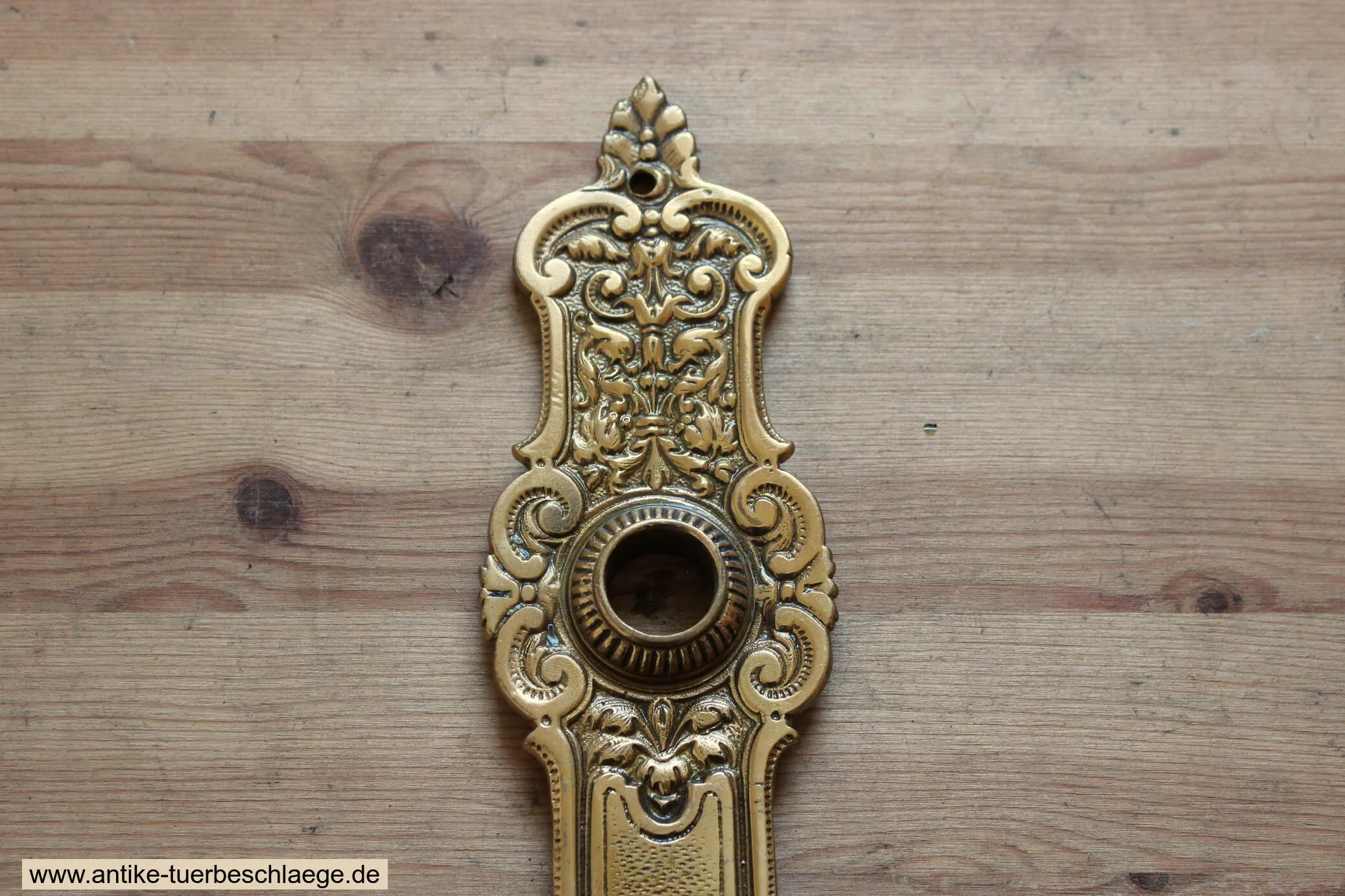 Seltene Gründerzeitgarnitur mit 72mm Lochabstand  ca. 1890 #1 – Ansicht 2