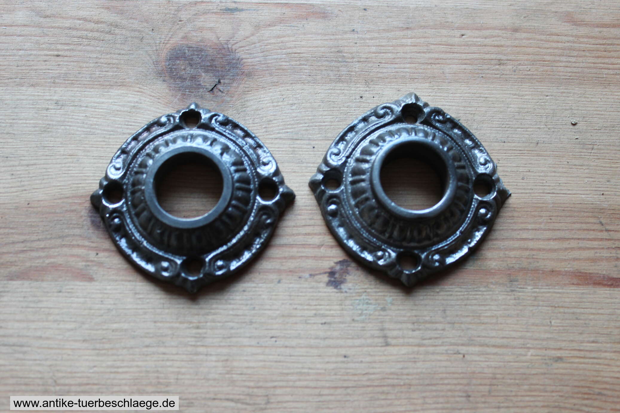Türdrücker Gründerzeit Gusseisen Rosetten – Ansicht 2