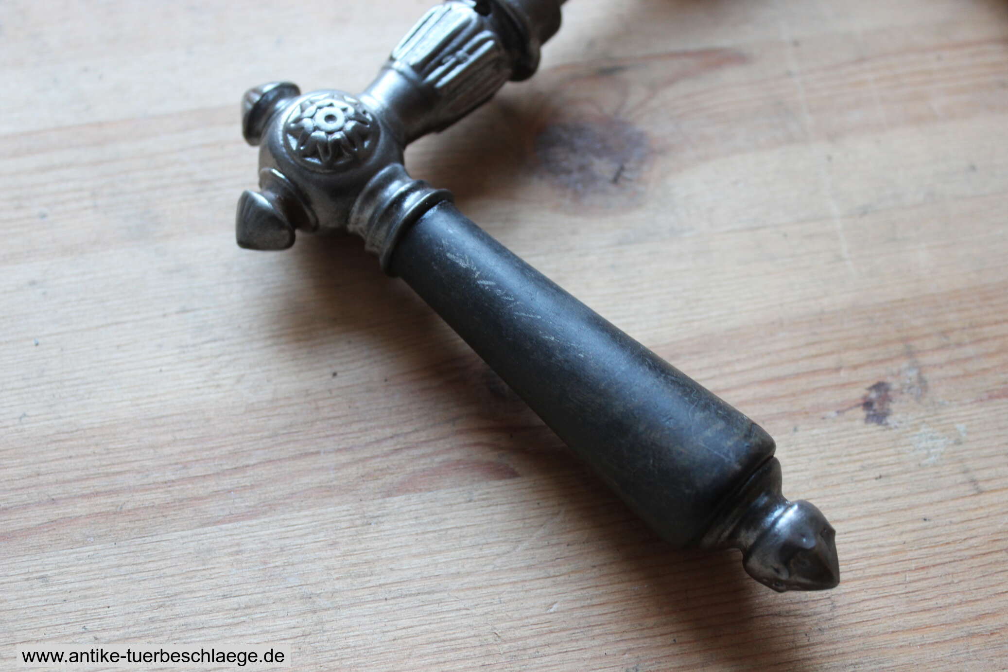 Türdrücker Gründerzeit Gusseisen Rosetten – Ansicht 5