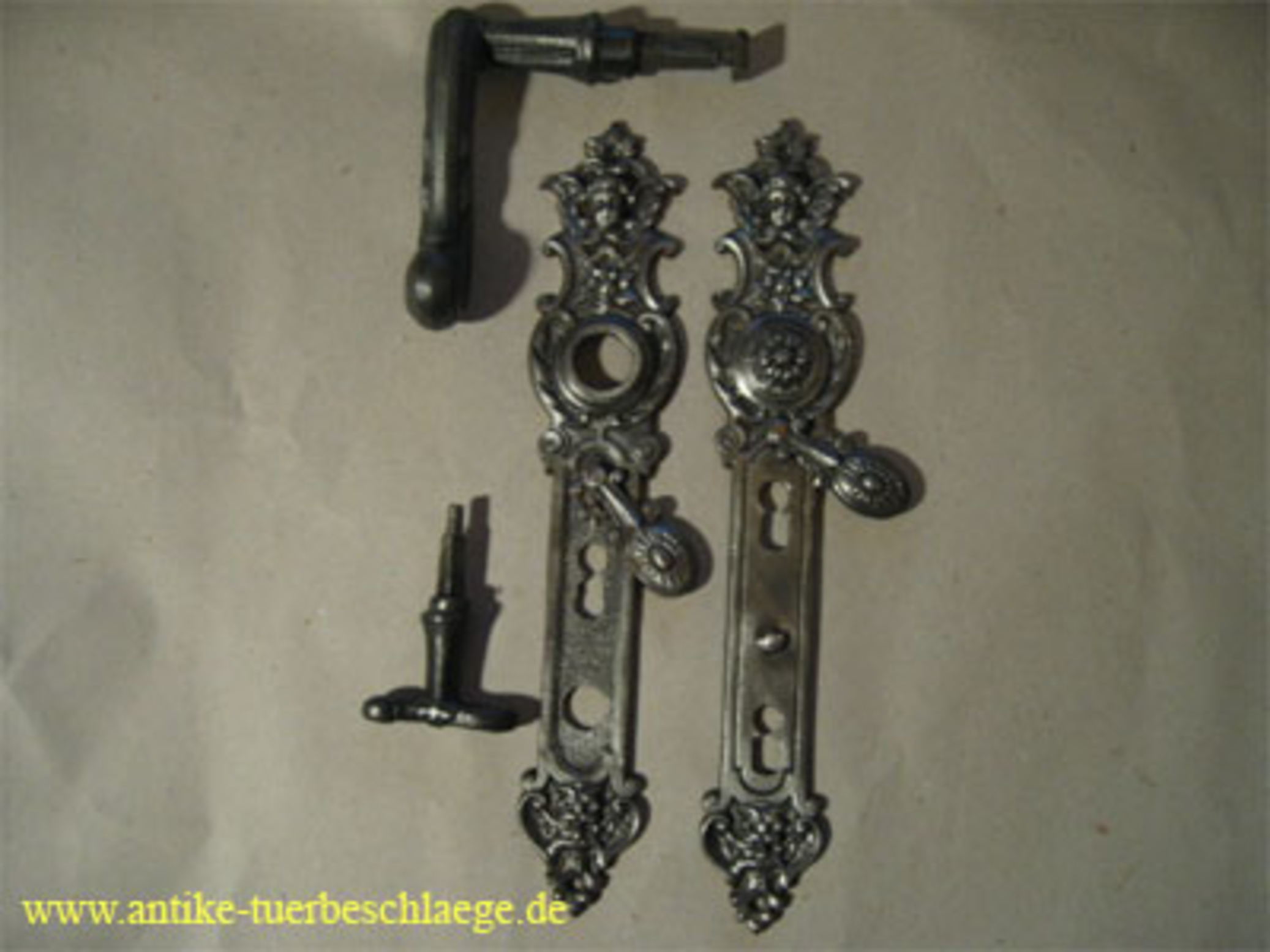 Antiker Haustür Türbeschlag / Drückergarnitur aus der Gründerzeit – Ansicht 2