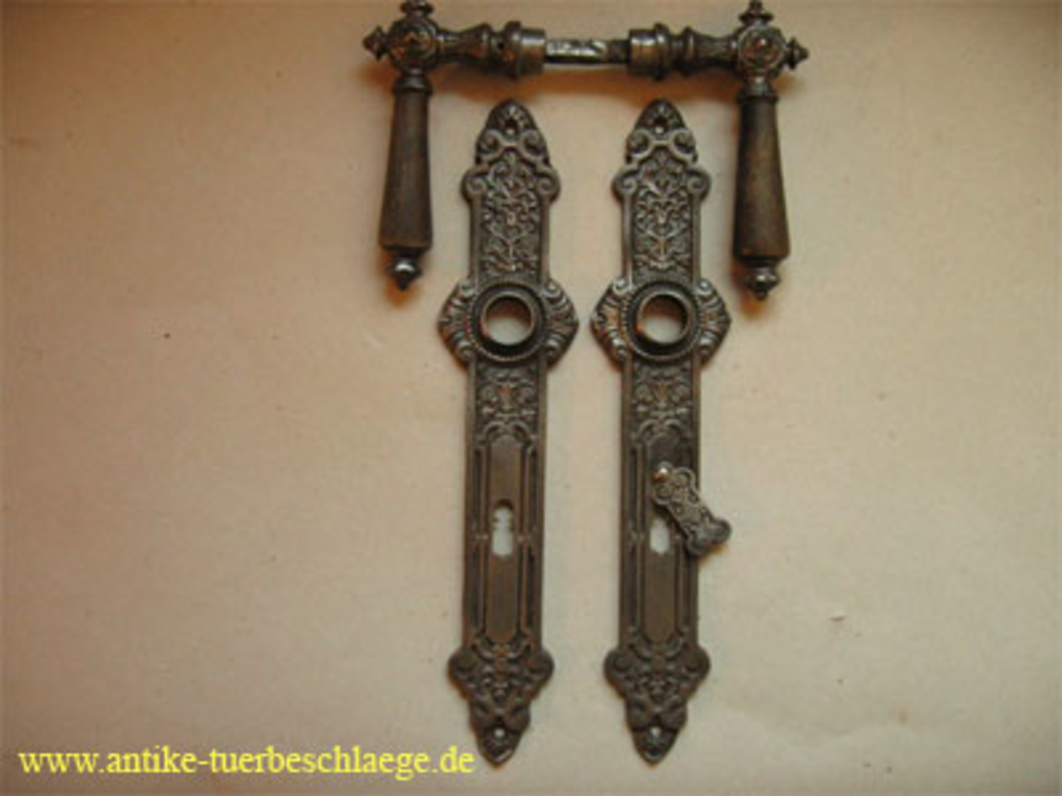 Alter Türbeschlag Gründerzeit – Ansicht 1