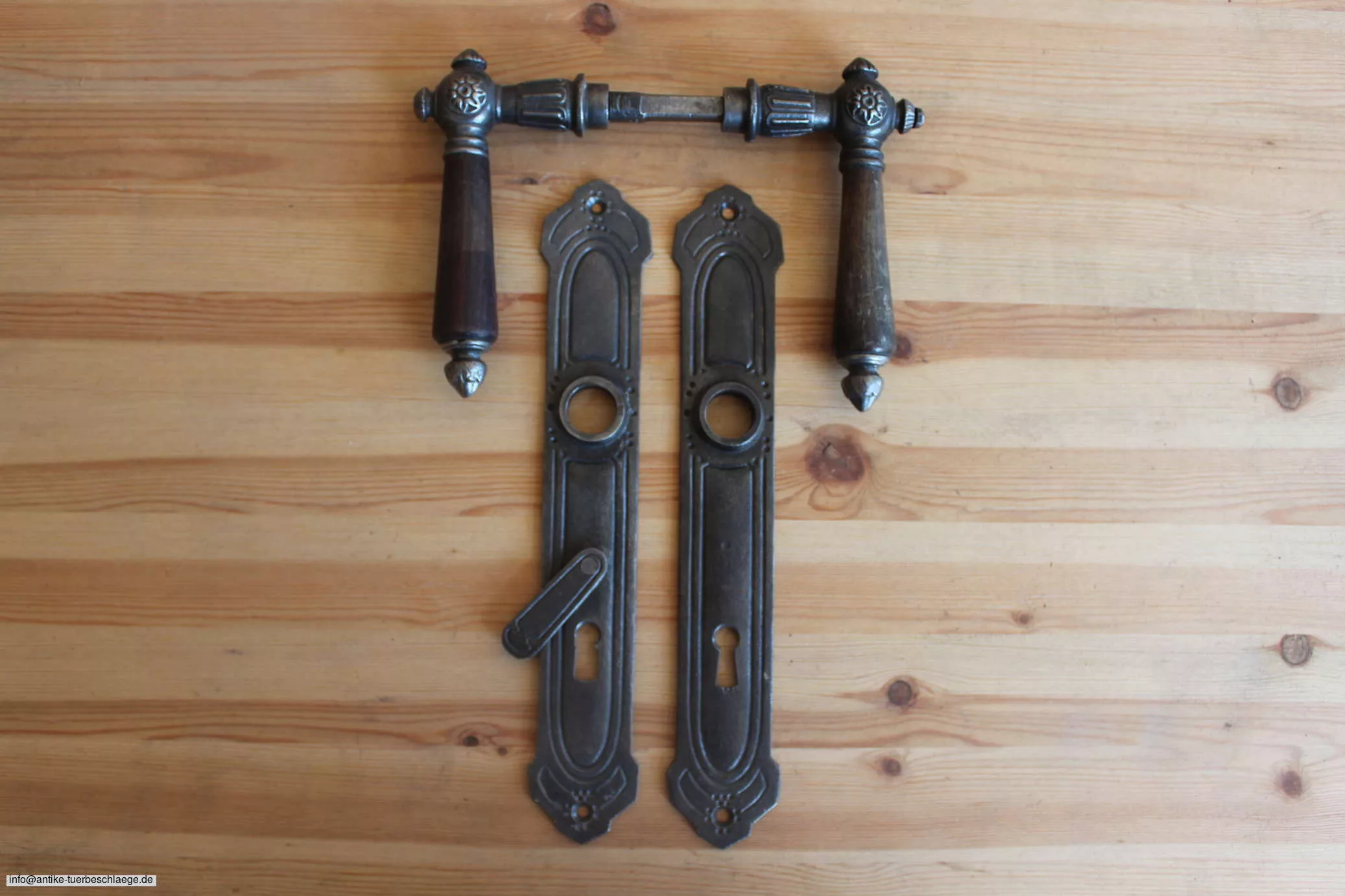 Historische Türdrückergarnitur strenger Jugendstil  (~1915) – Ansicht 1
