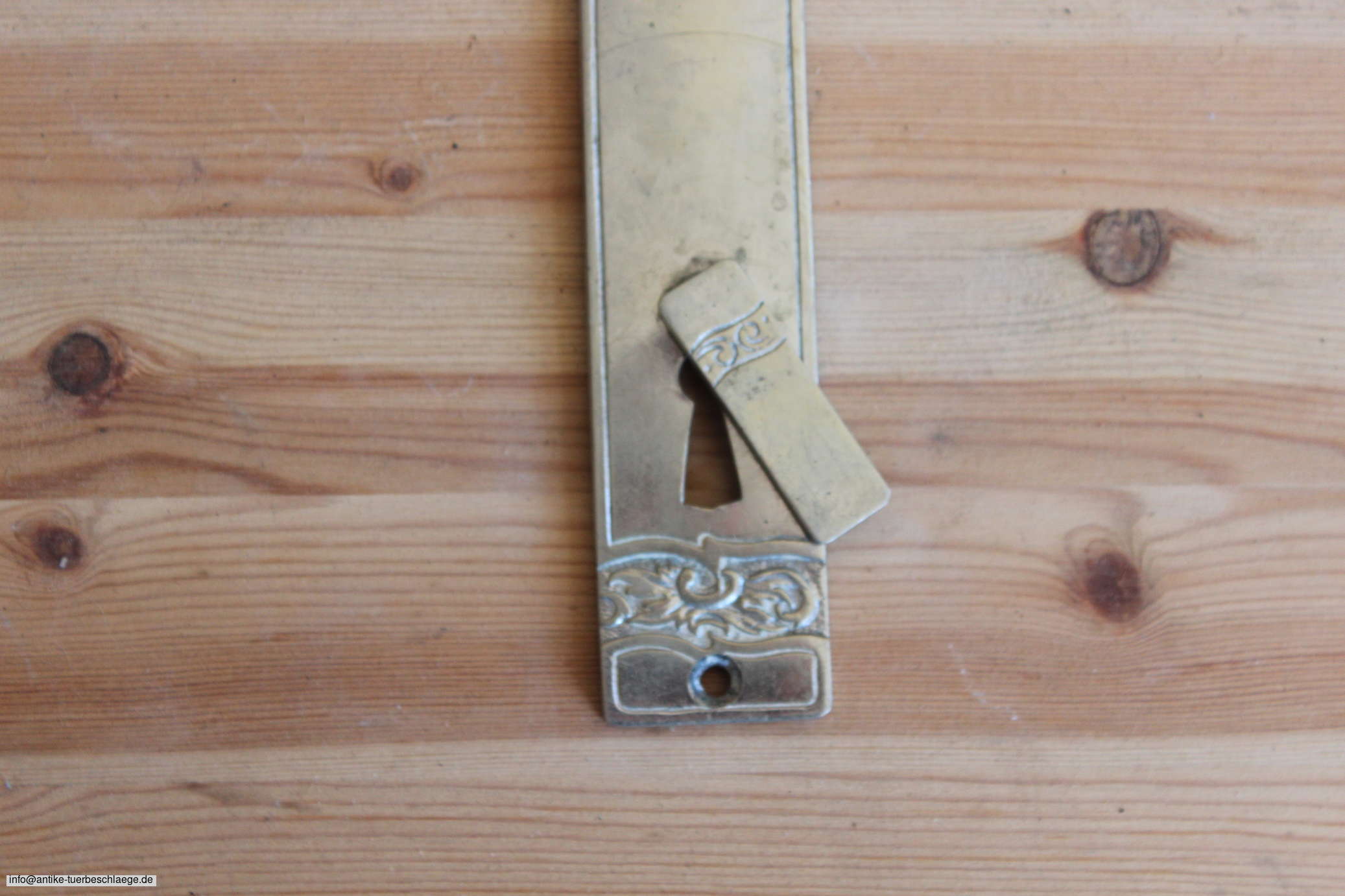 Sehr seltener antiker Türgriff aus Aluguss original Jugendstil (~1915) – Ansicht 3