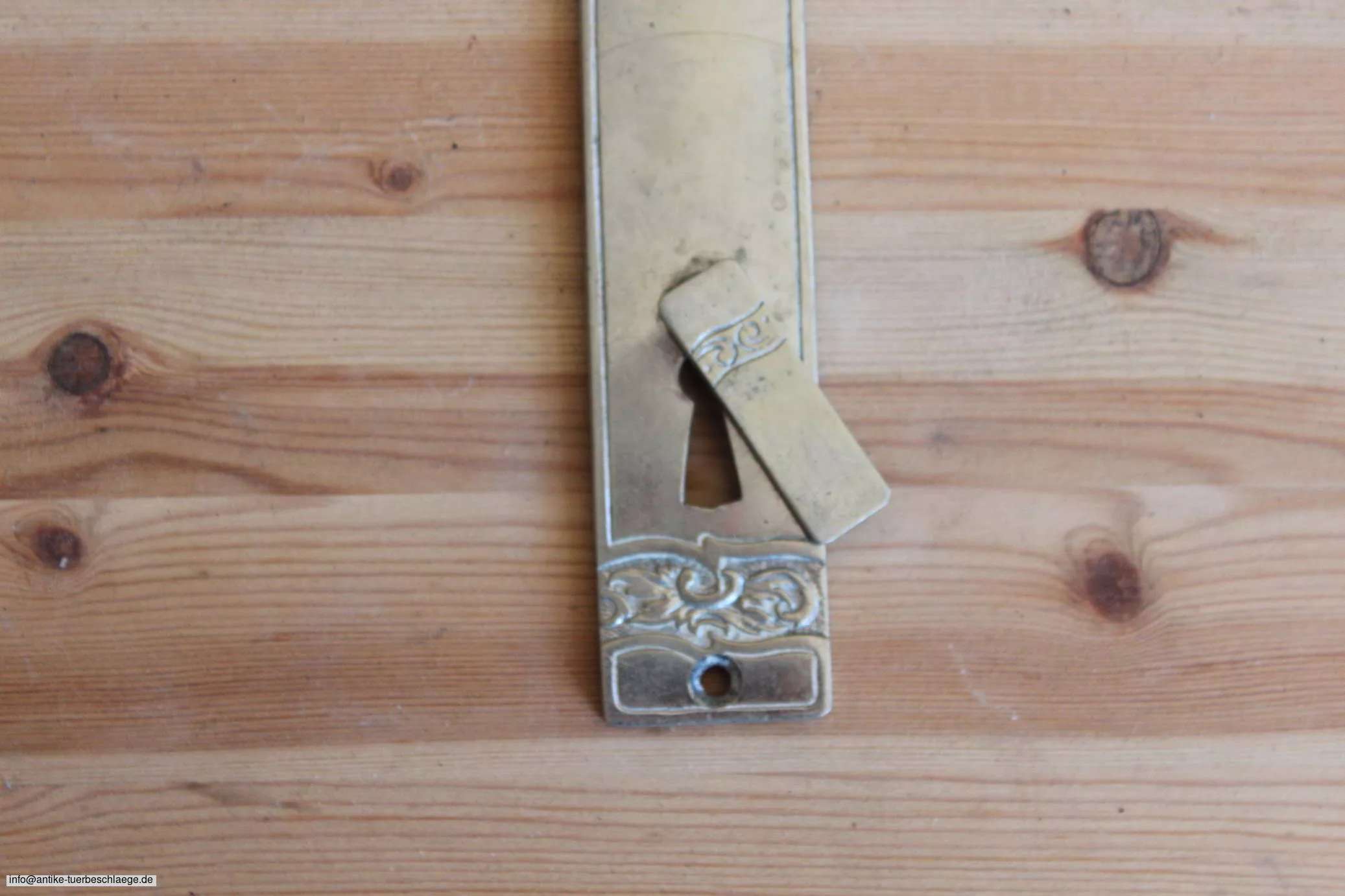 Sehr seltener antiker Türgriff aus Aluguss original Jugendstil (~1915) – Ansicht 3