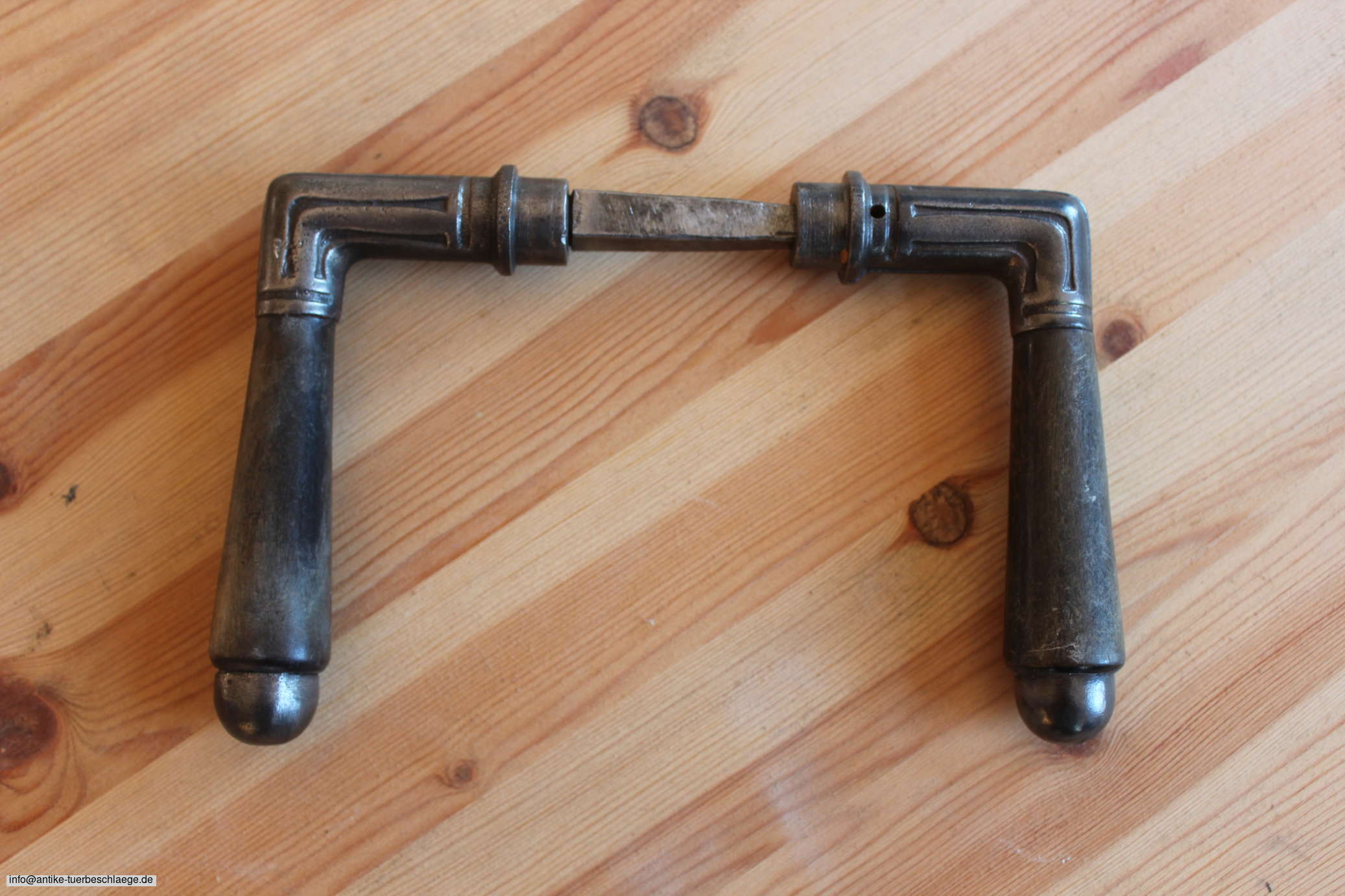 Antiker Türgriff geometrischer Jugendstil (~1915) aus Gusseisen – Ansicht 4