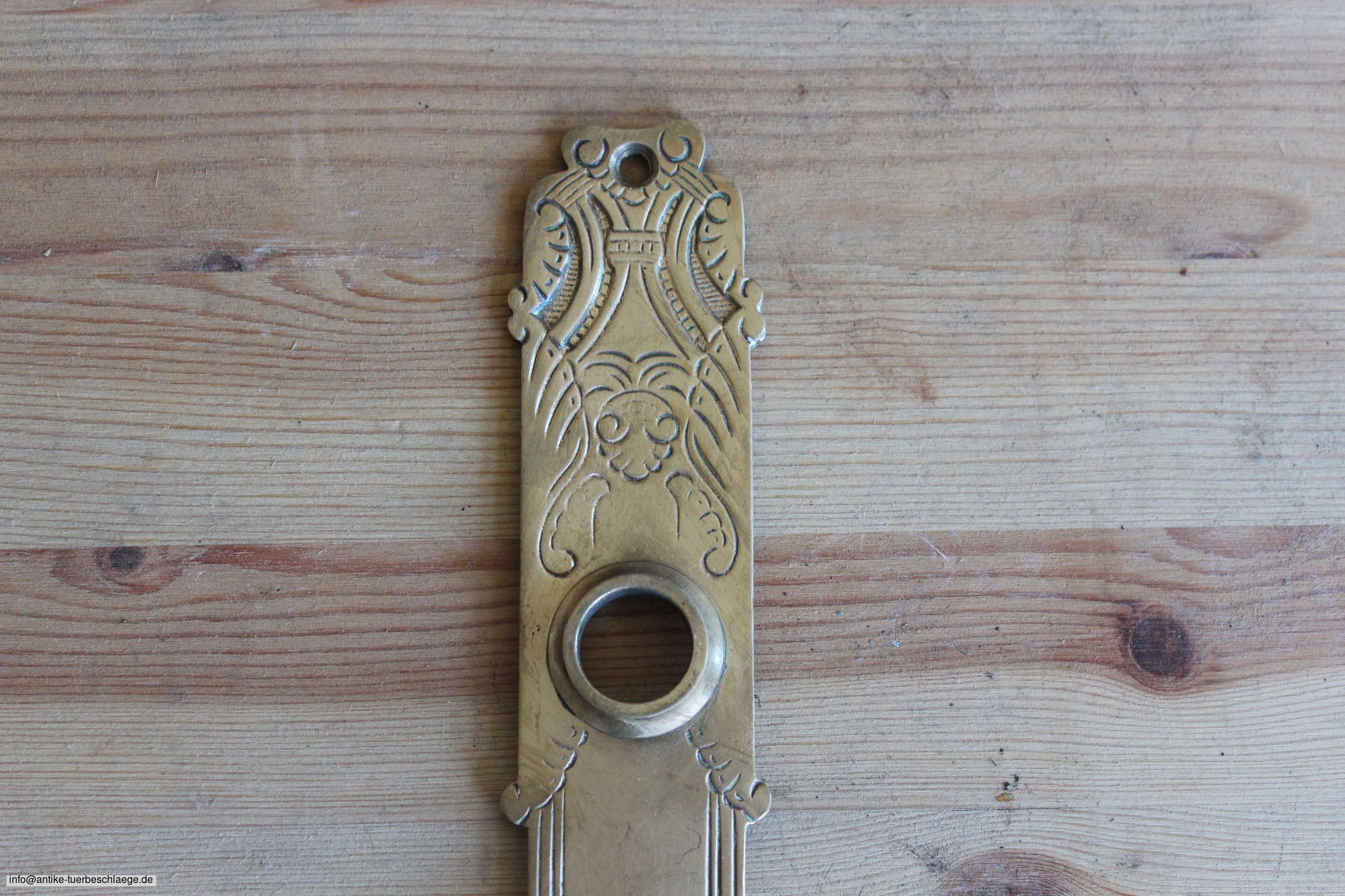 Antiker Türbeschlag, Türgriff floraler Jugendstil  (~1900) – Ansicht 2