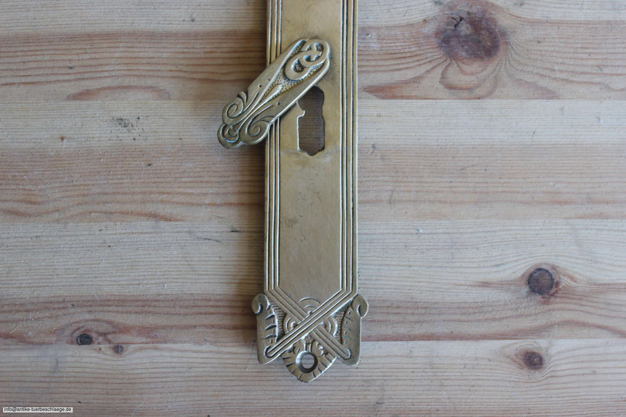 Antiker Türbeschlag, Türgriff floraler Jugendstil  (~1900) – Ansicht 3