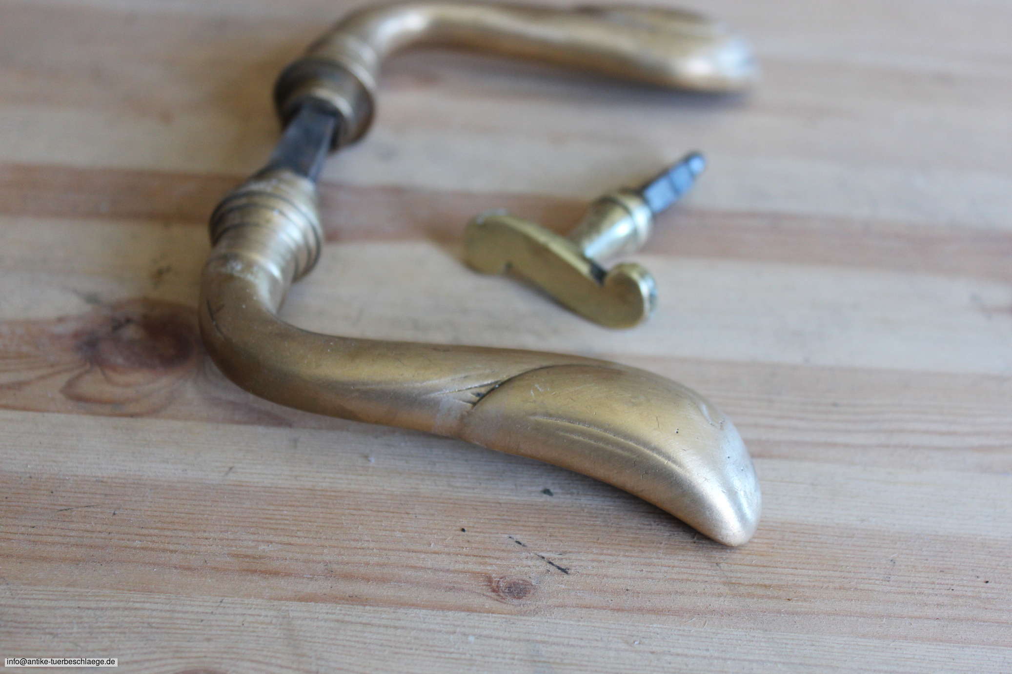 Antiker Türbeschlag, Türgriff floraler Jugendstil  (~1900) – Ansicht 5