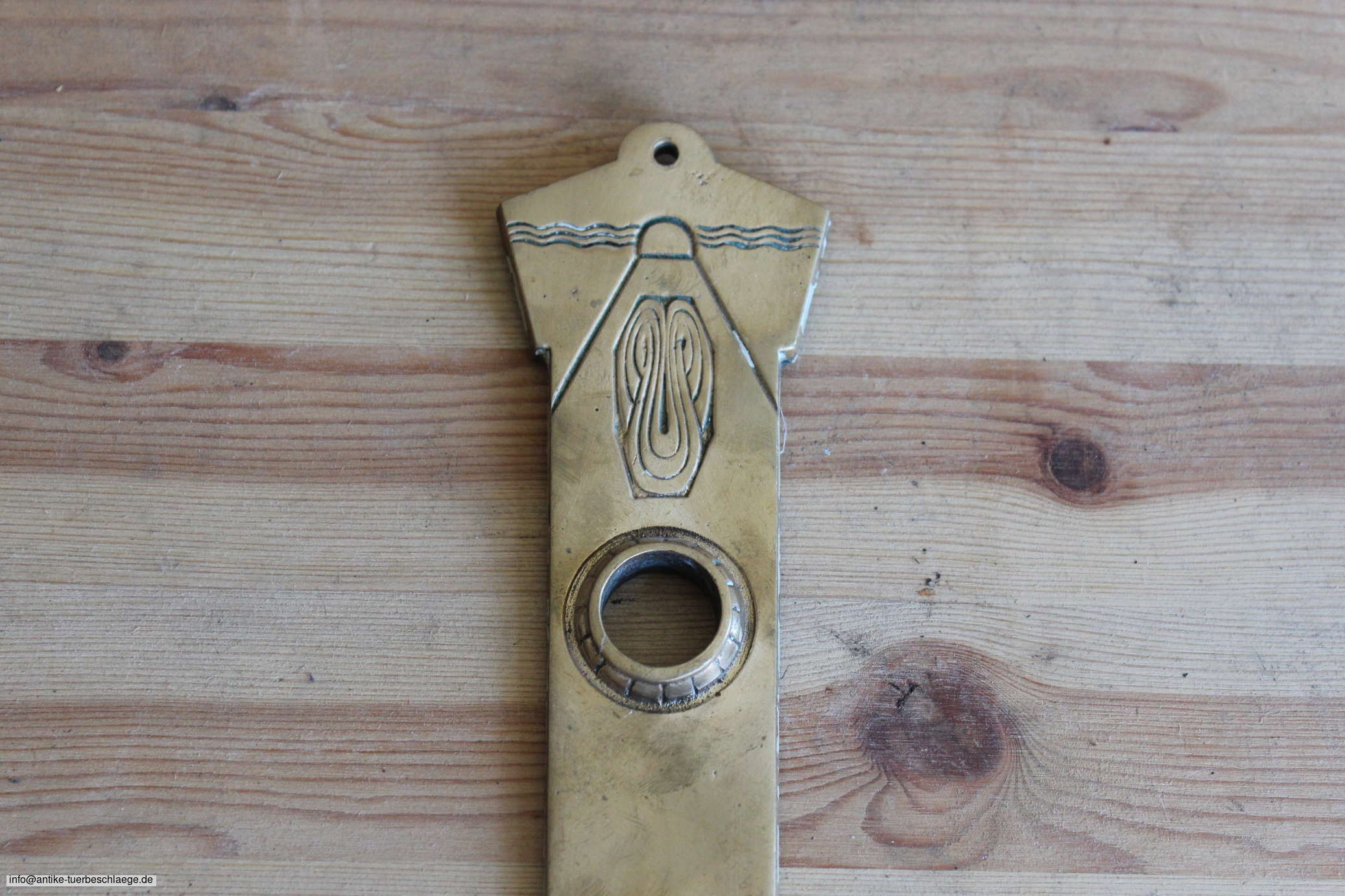 Historische Drückergarnituren , historische Türklinke geometrischer Jugendstil  (~1920) – Ansicht 2