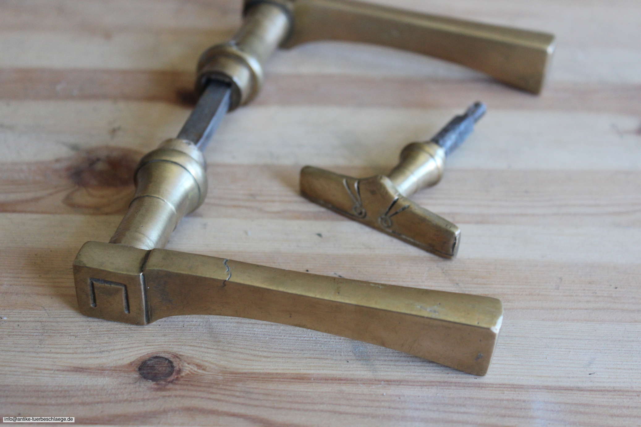 Historische Drückergarnituren , historische Türklinke geometrischer Jugendstil  (~1920) – Ansicht 5