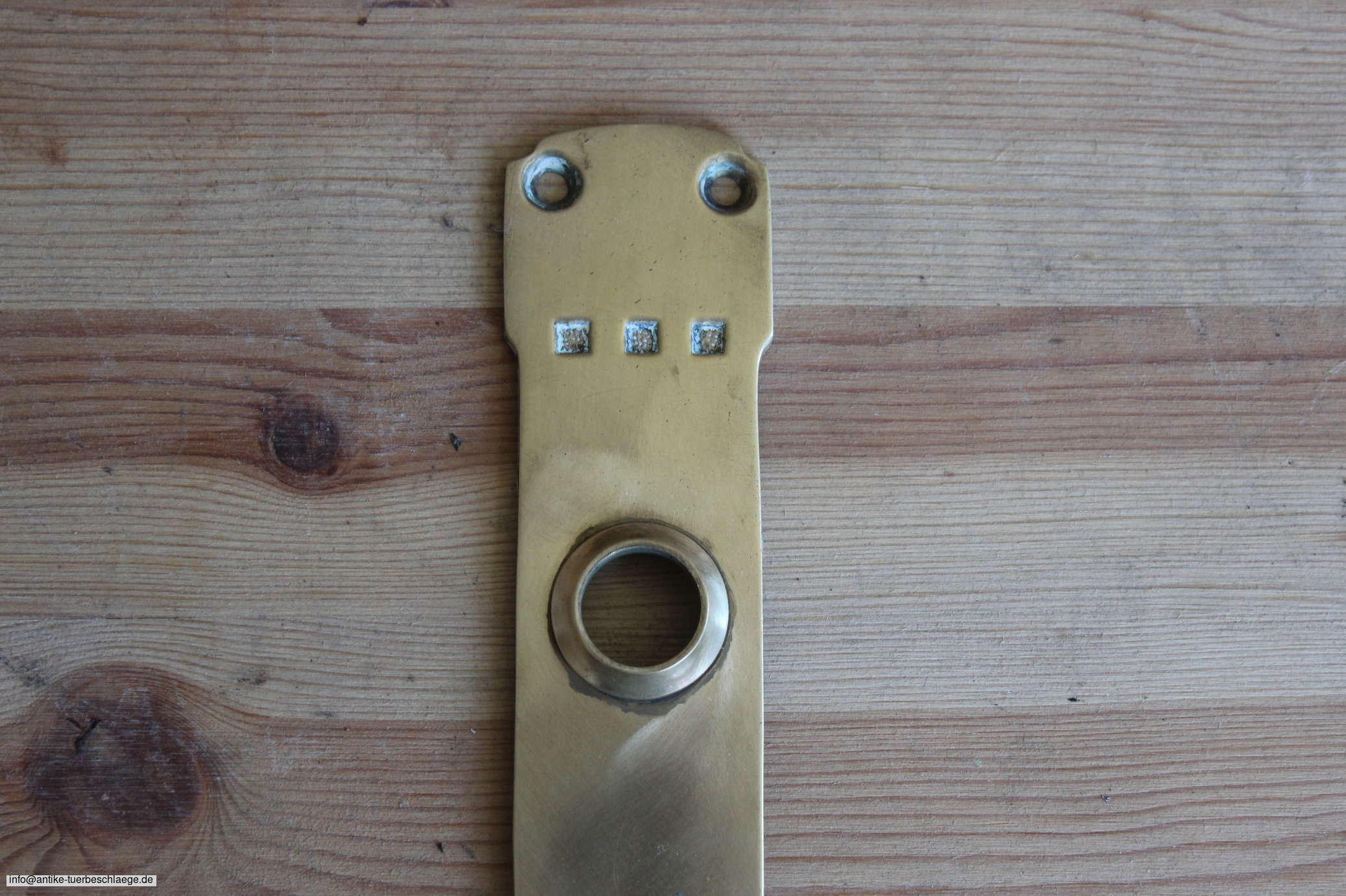 Antike Türbeschläge, antike Türklinke geometrischer Jugendstil  (~1910 Würfelmuster) – Ansicht 2