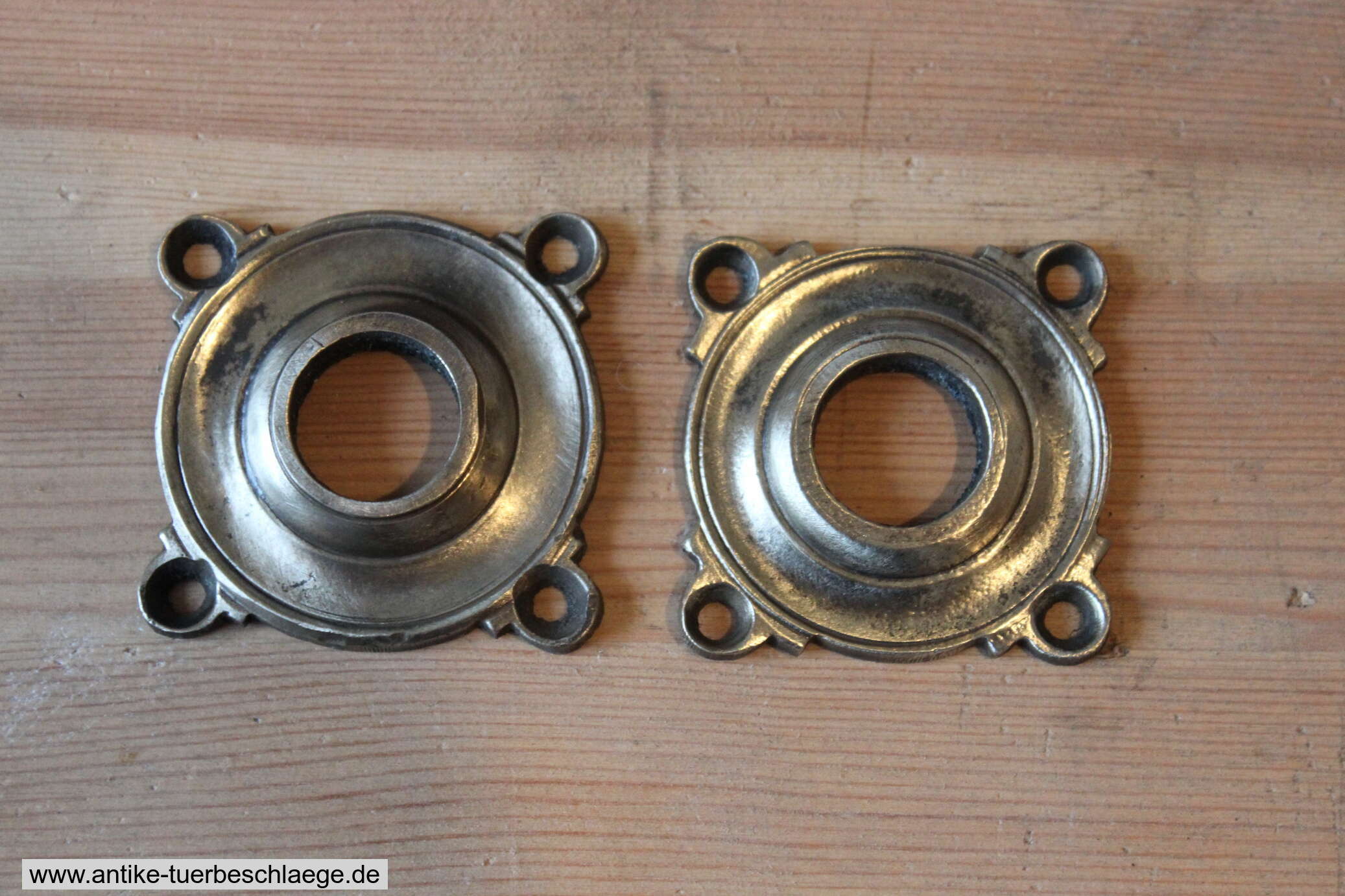 Antike Türklinke Jugendstil schlicht (Rosetten) vernickelt #1 – Ansicht 2