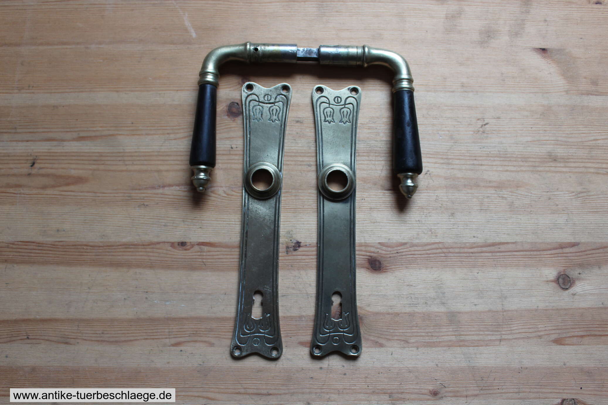 Florale Jugendstil Türdrücker (~1920) – Ansicht 1