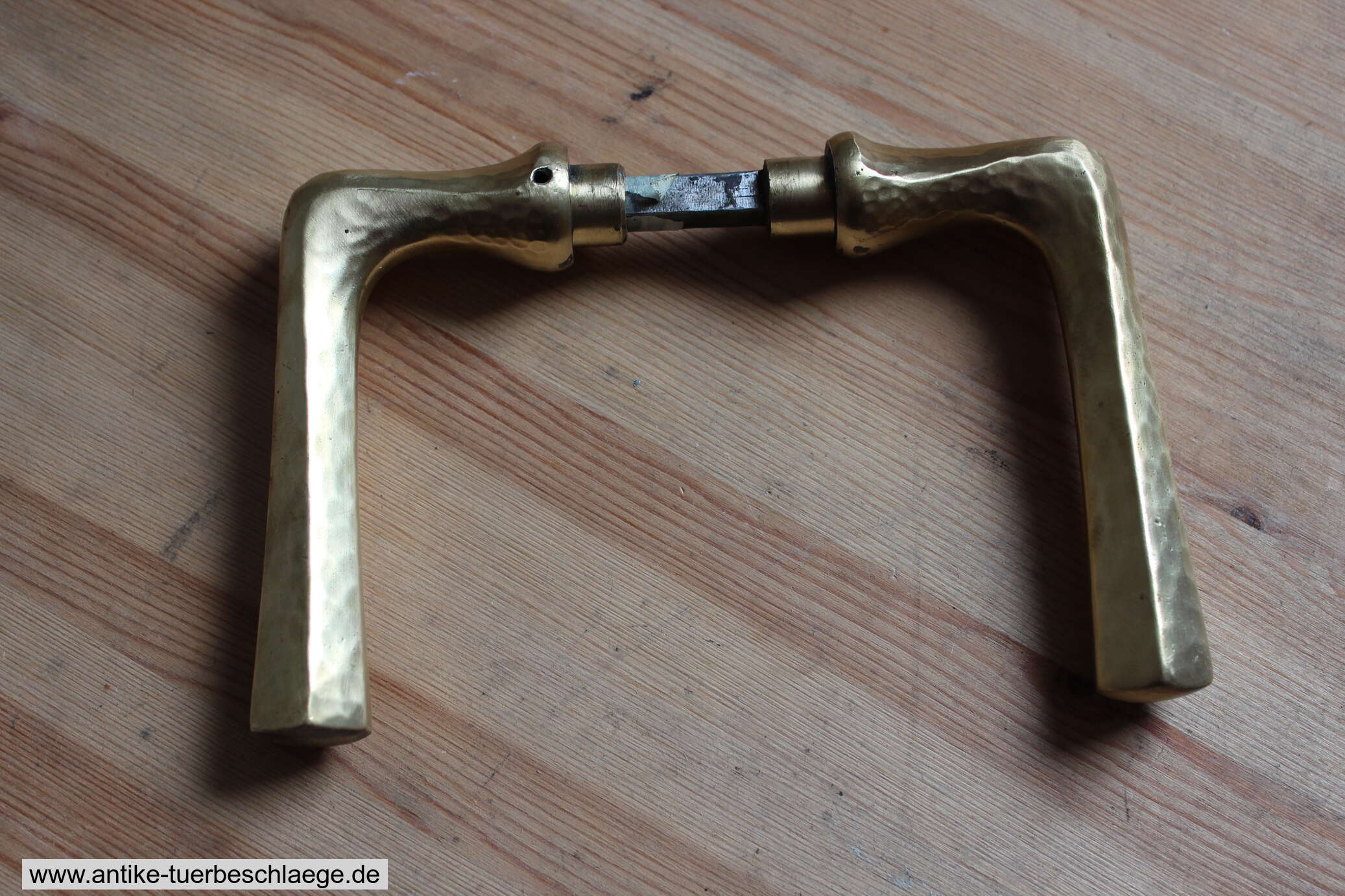 Gehämmertes antike Baushausmuster (~ 1930) – Ansicht 4