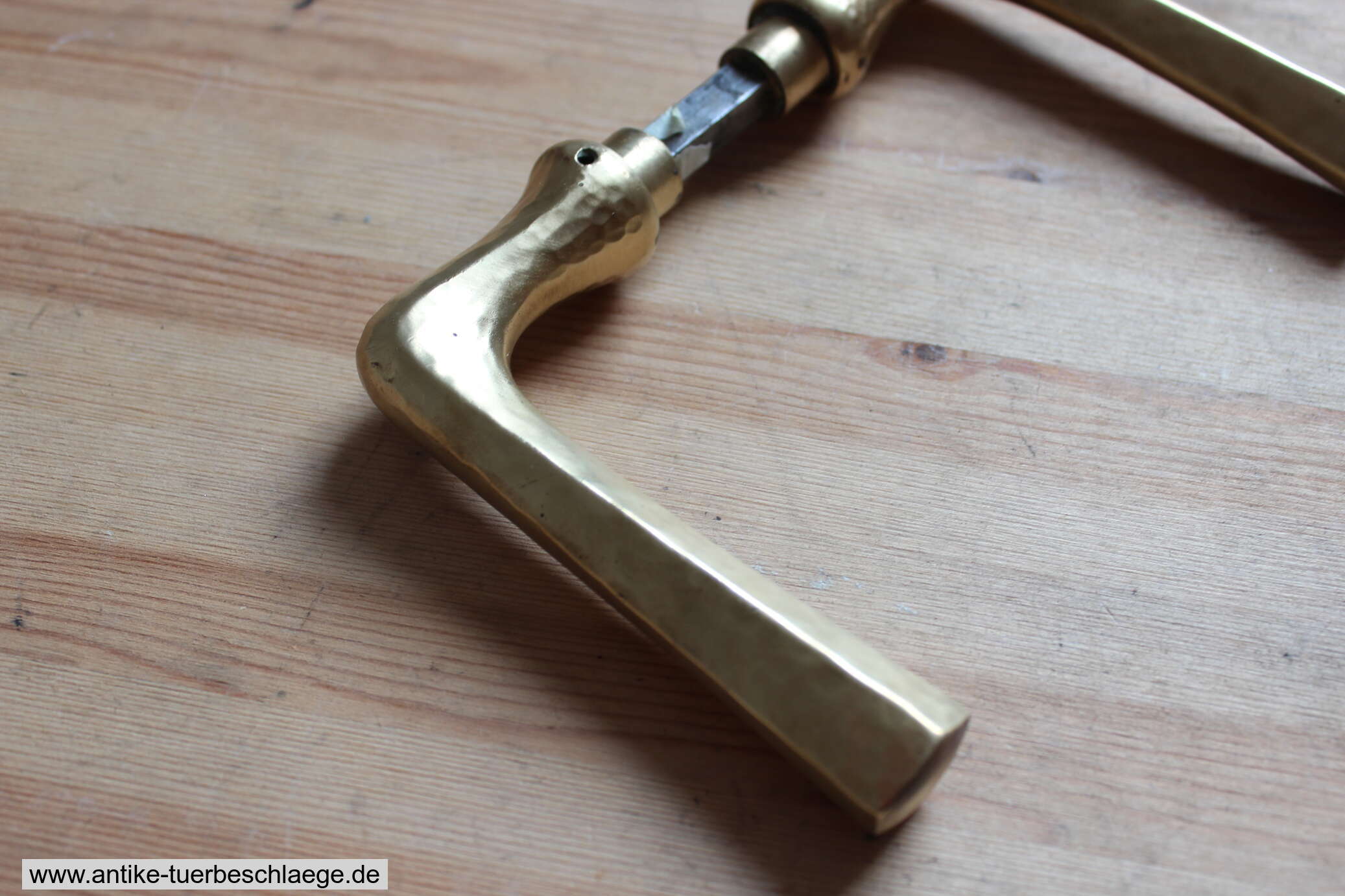 Gehämmertes antike Baushausmuster (~ 1930) – Ansicht 5