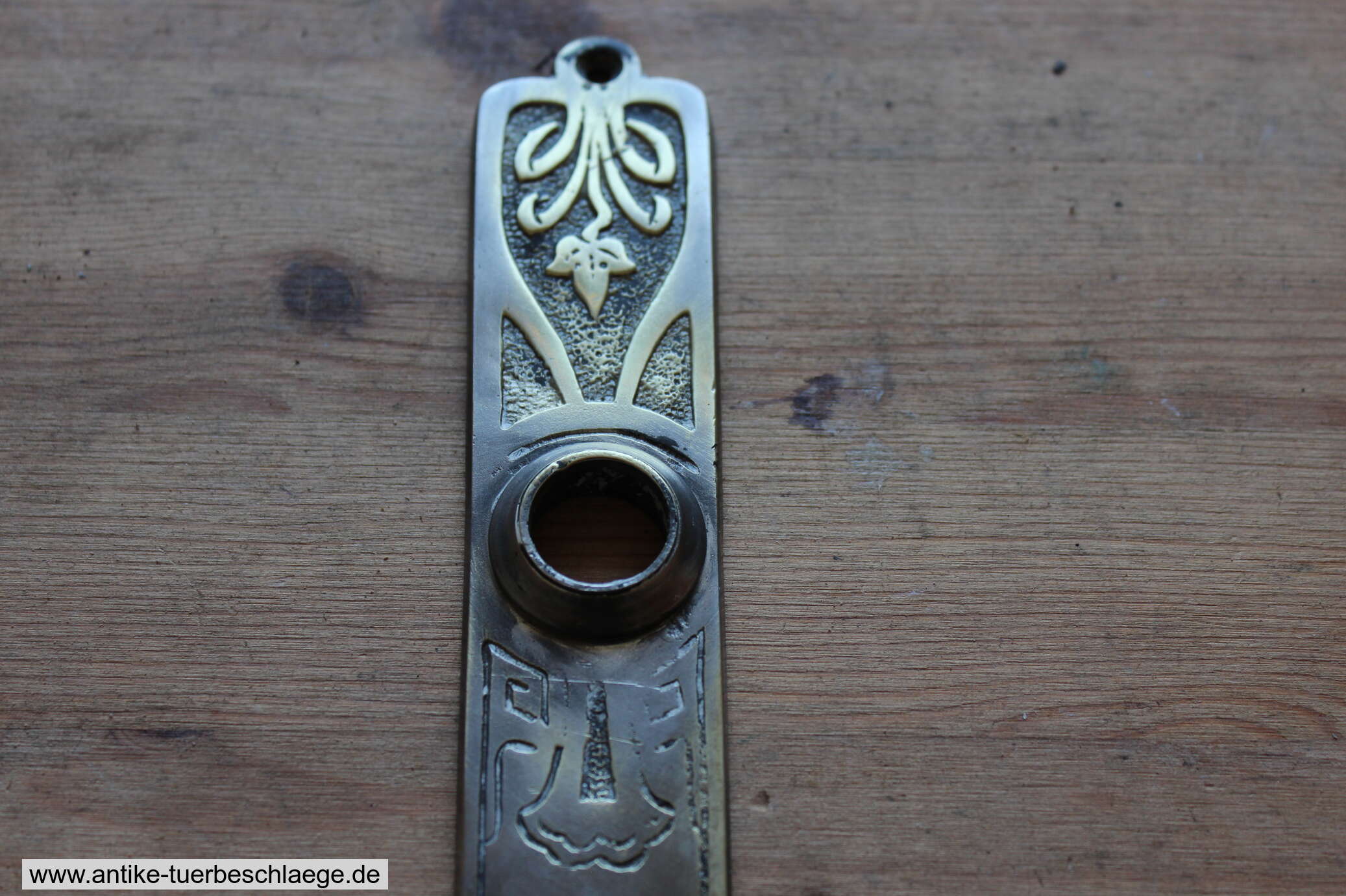 Floraler Jugendstil Türdrückergarnitur 1915 – Ansicht 2