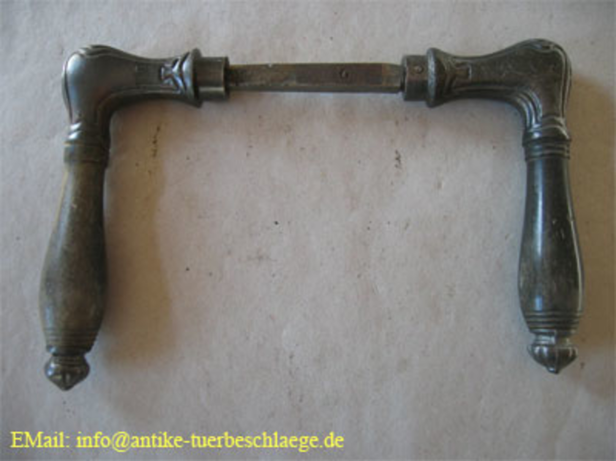 Jugendstil Türbeschlag, schlicht aus Gusseisen (um 1910) – Ansicht 5