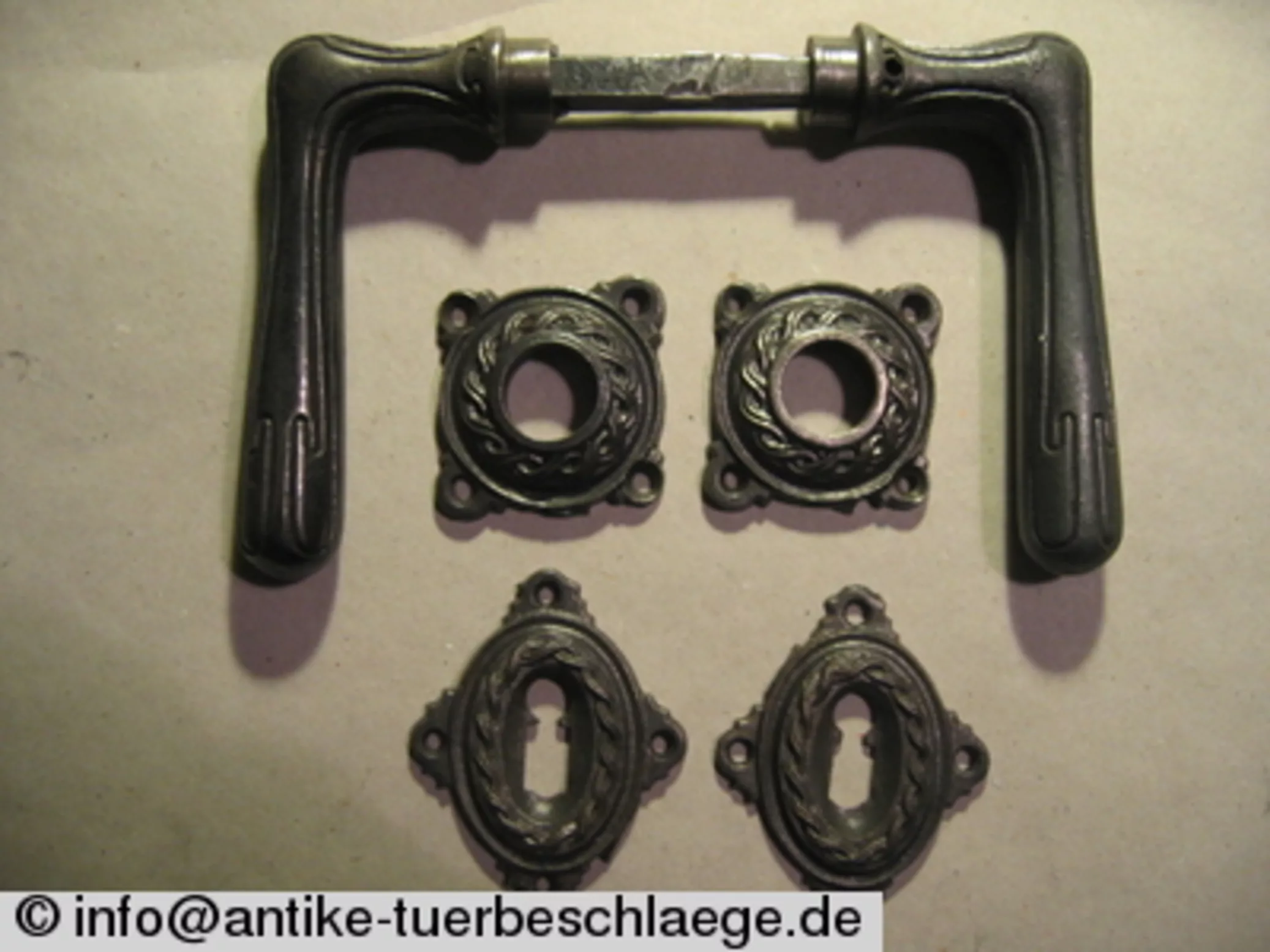 Jugendstil Türgriffrosetten mit schlichtem Jugendstilgriff – Ansicht 1